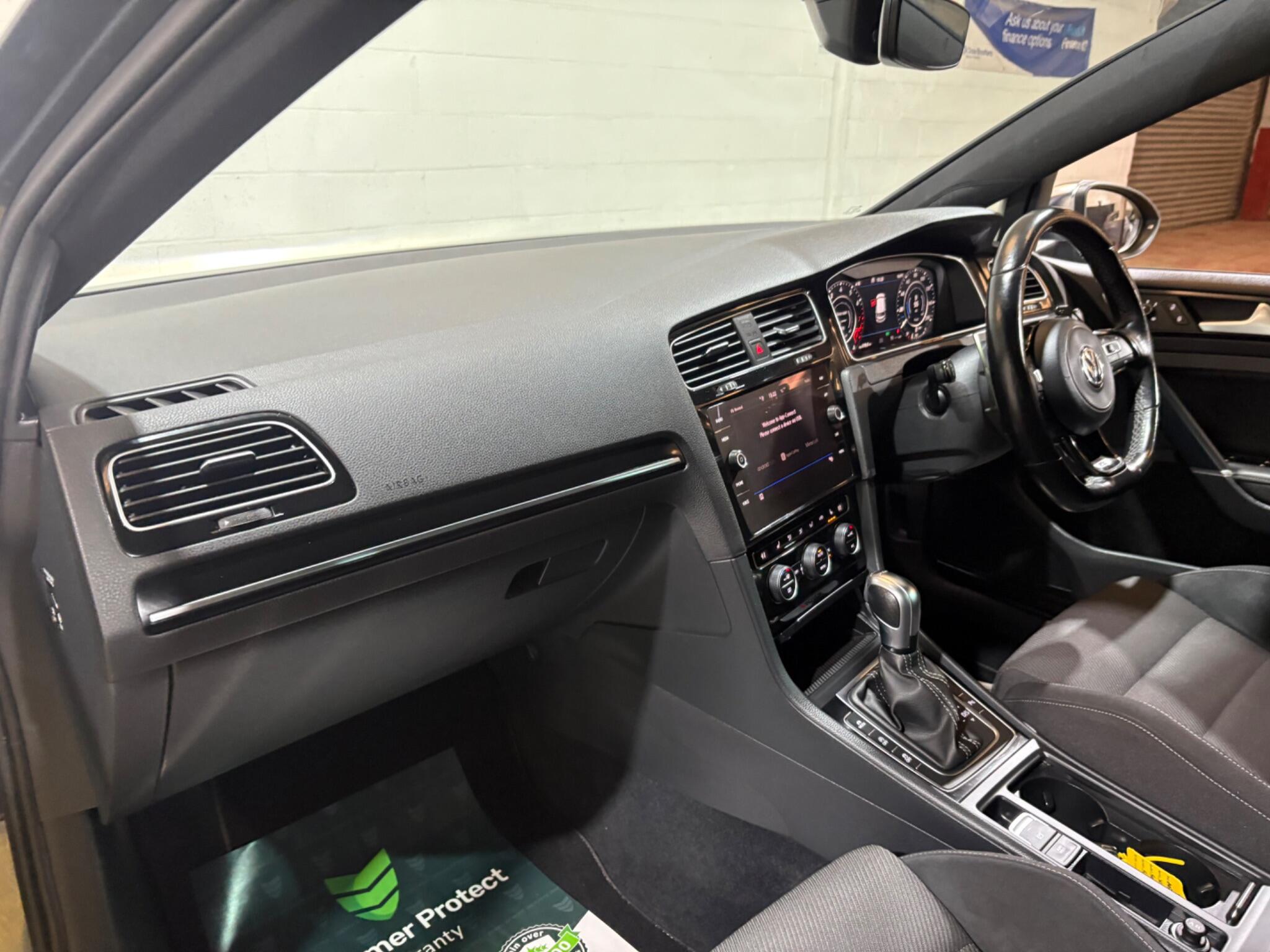 Volkswagen Golf view 20