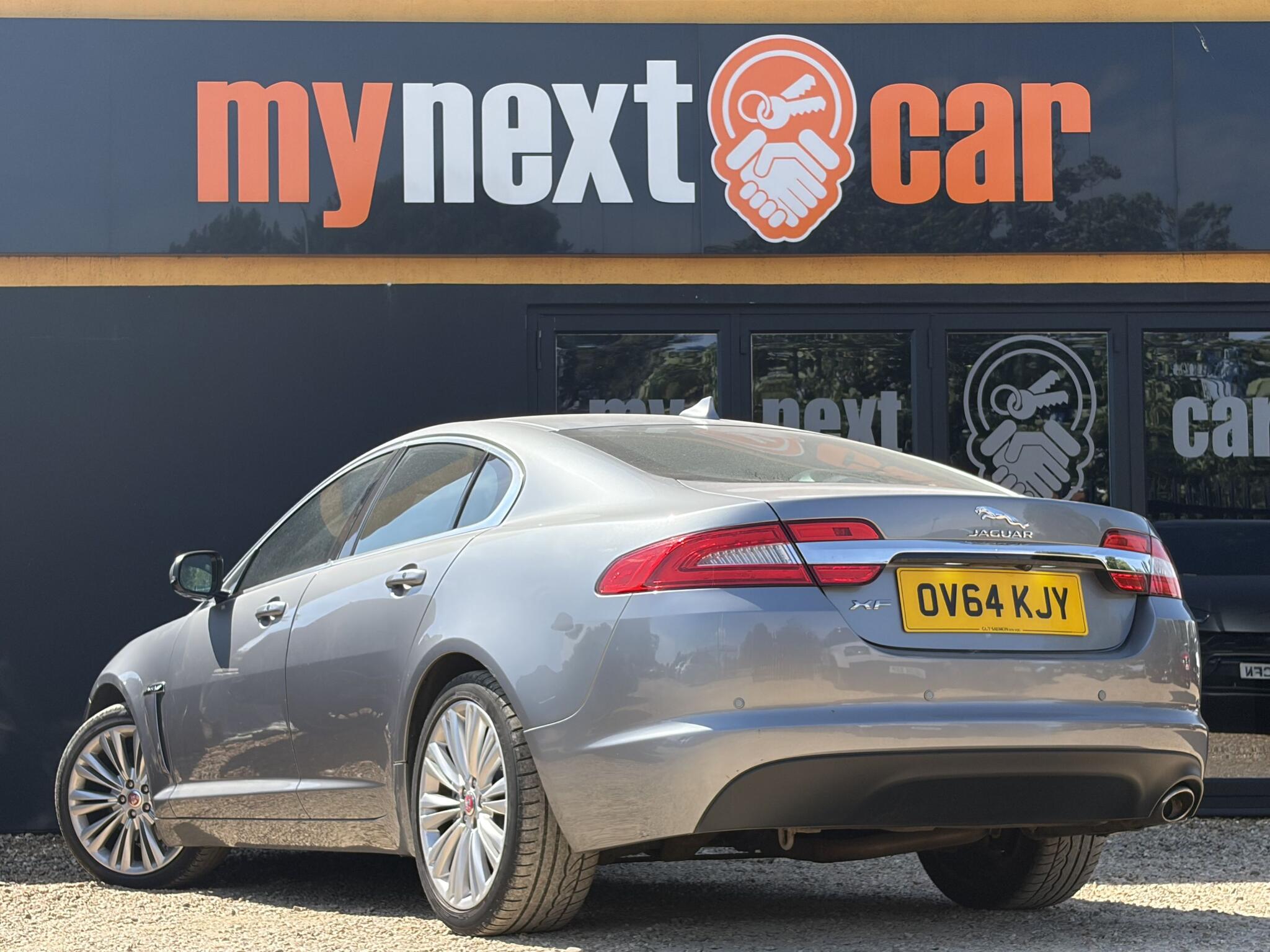 Jaguar XF view 5
