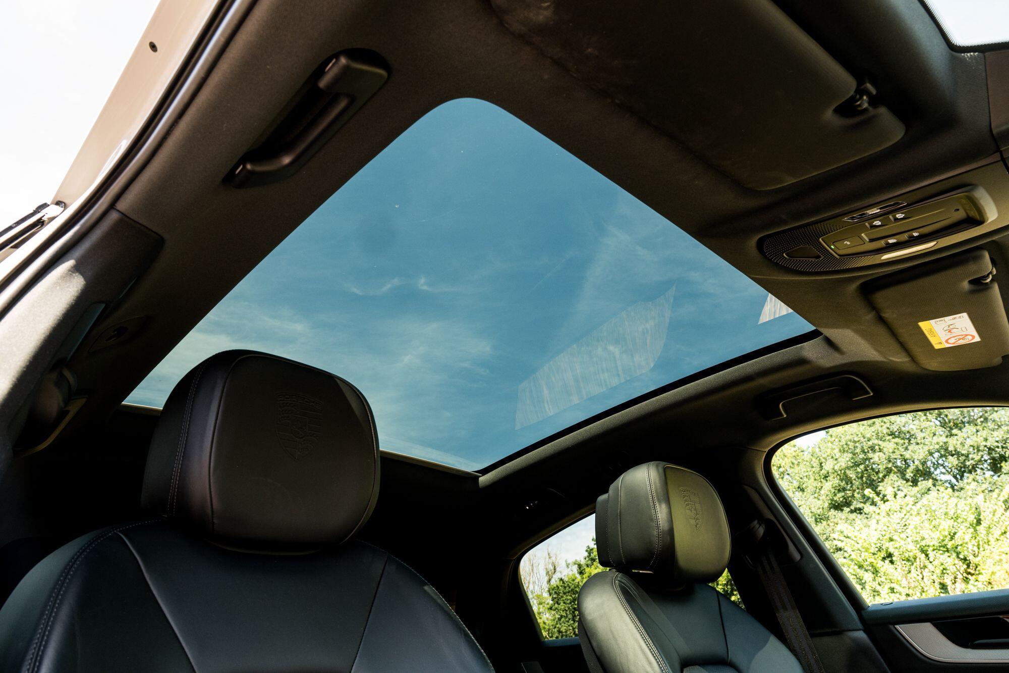 Porsche Cayenne view 39