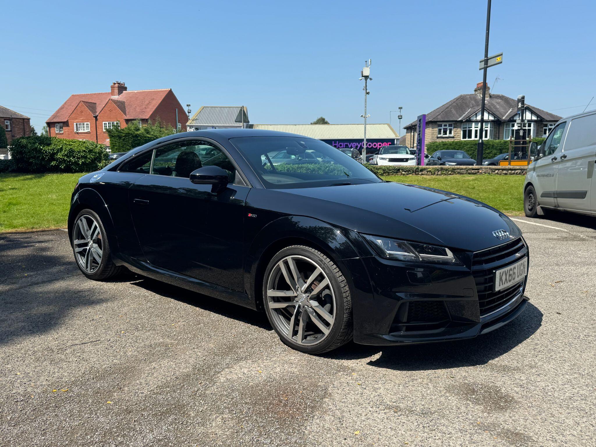 Audi TT view 9