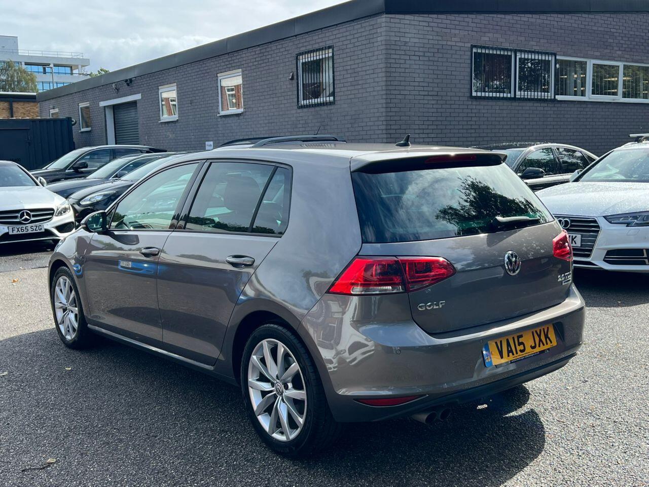 Volkswagen Golf view 5