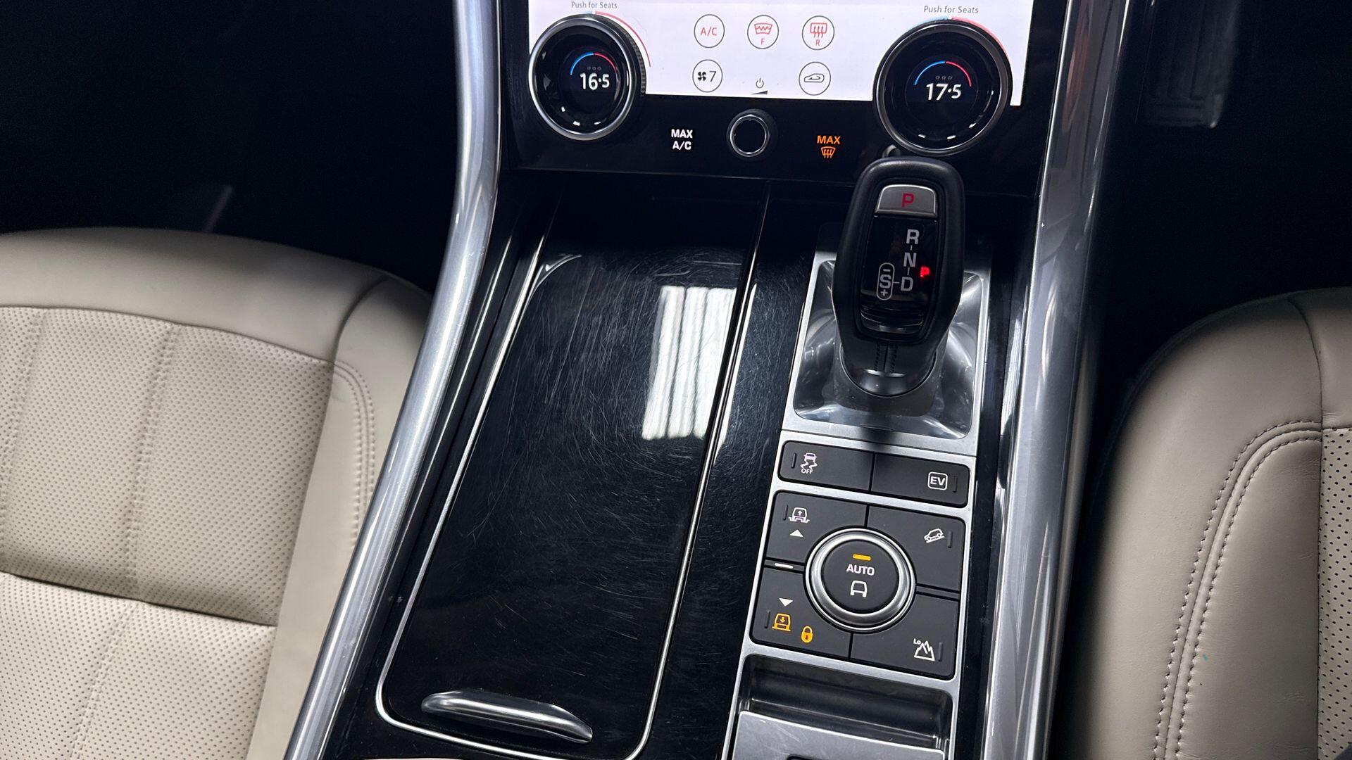 Land Rover Range Rover Sport view 13