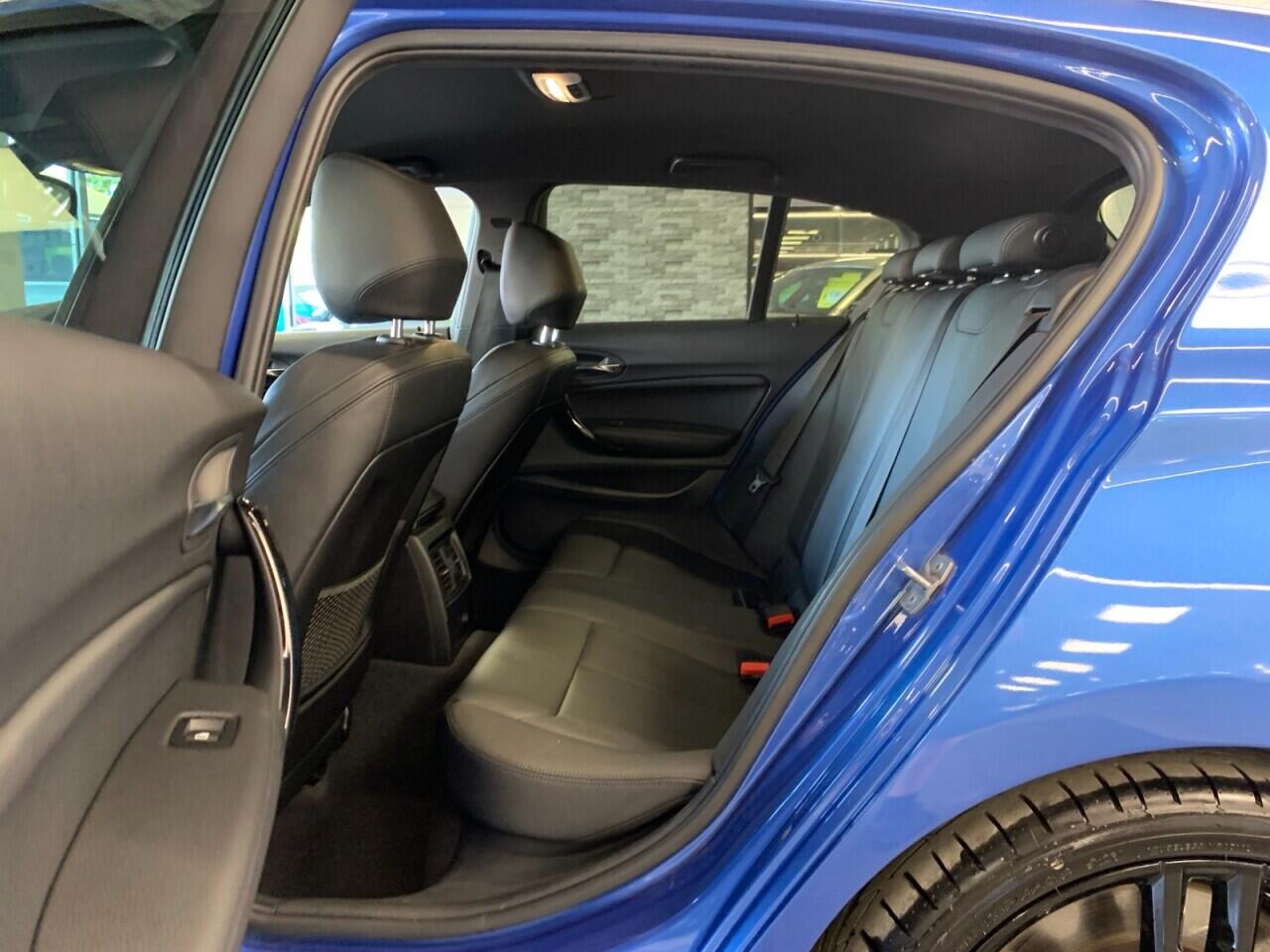 BMW 1 Series view 27