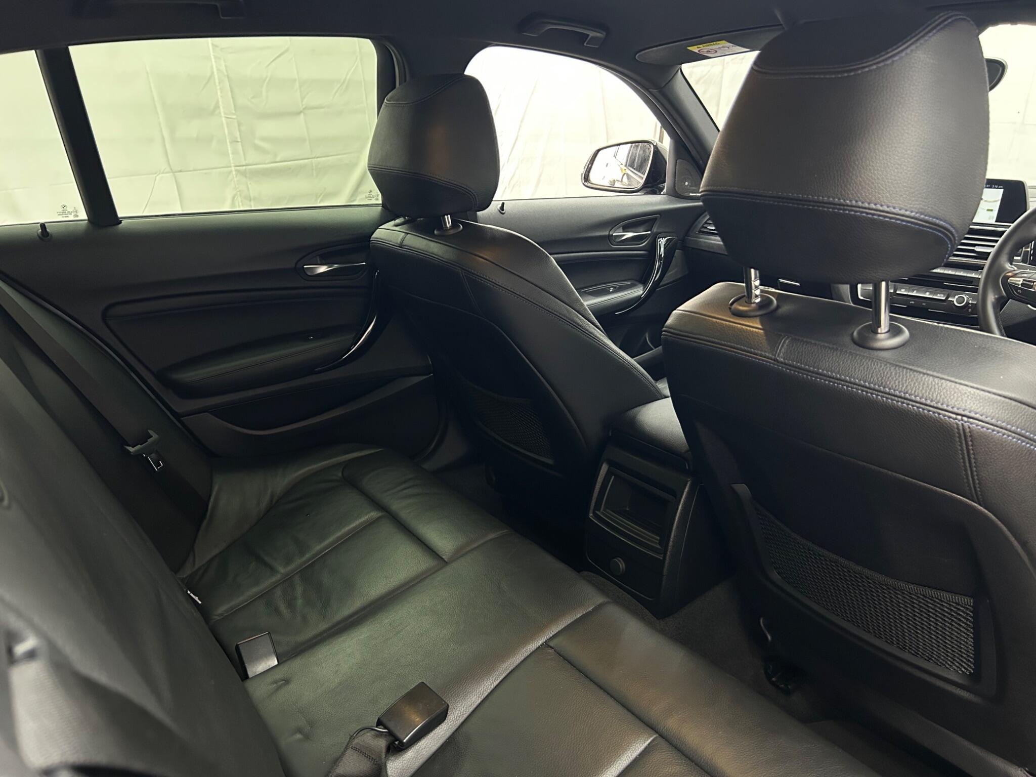 BMW 1 Series view 23
