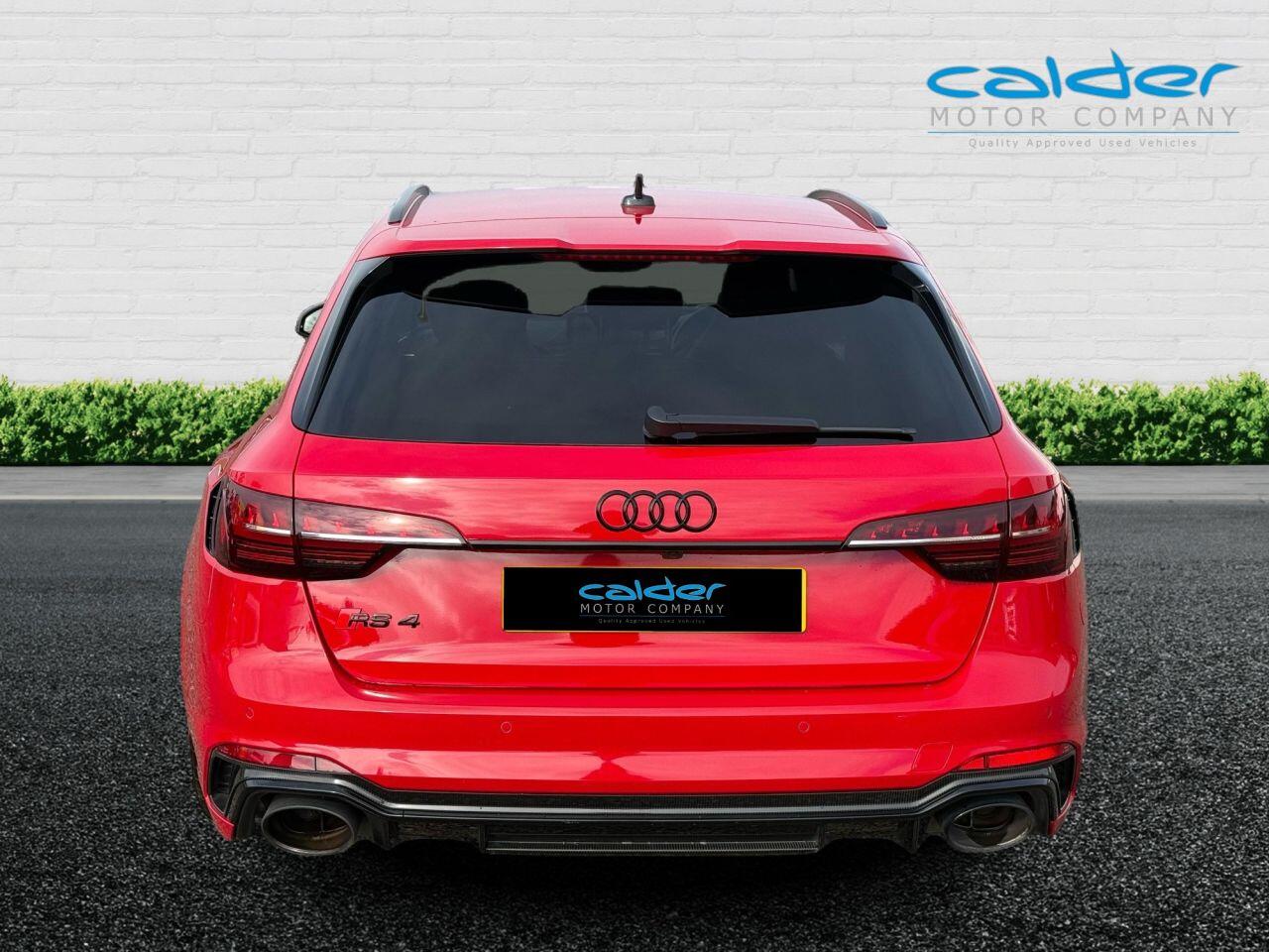 Audi RS4 view 12