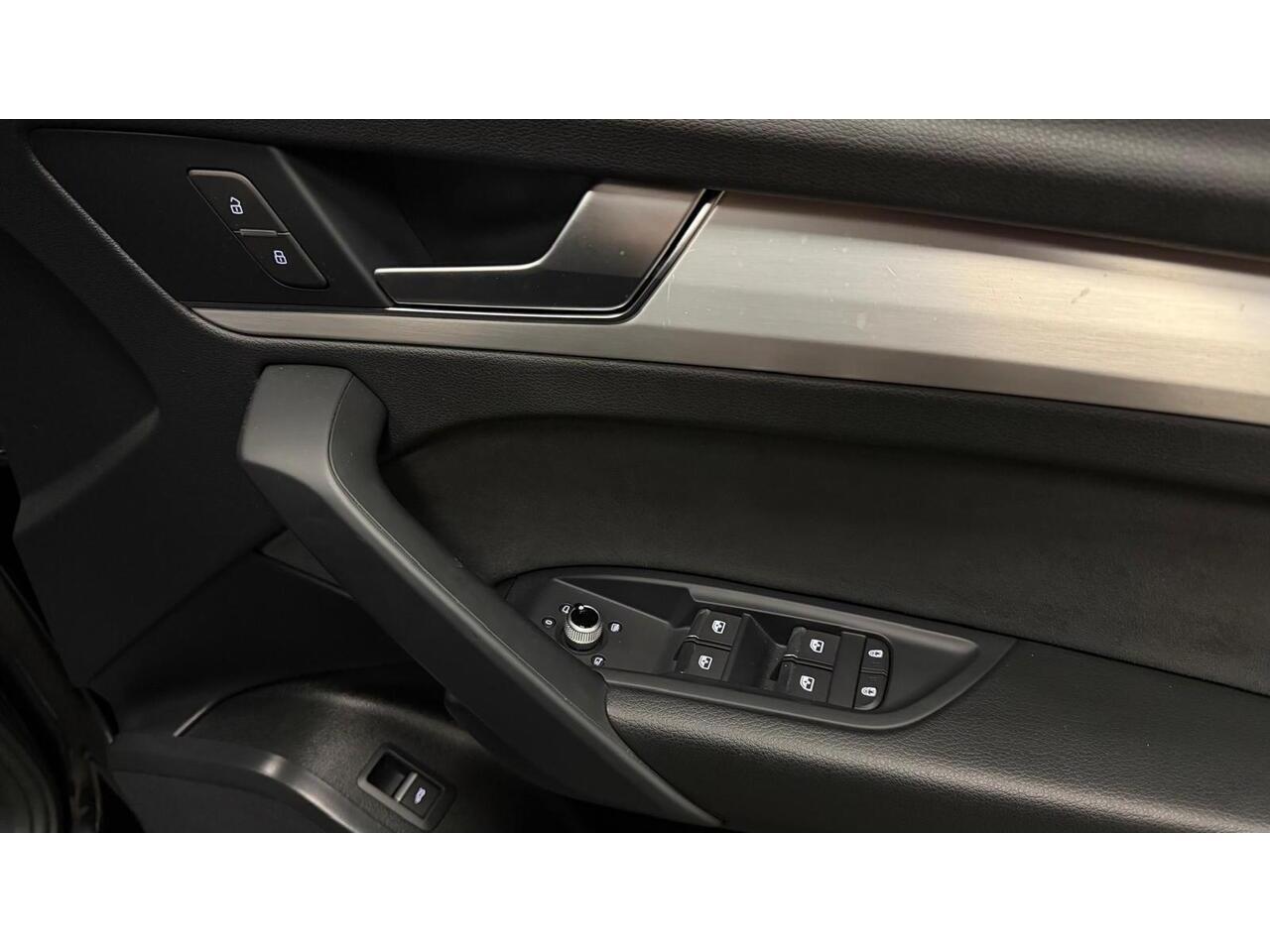 Audi Q5 view 15