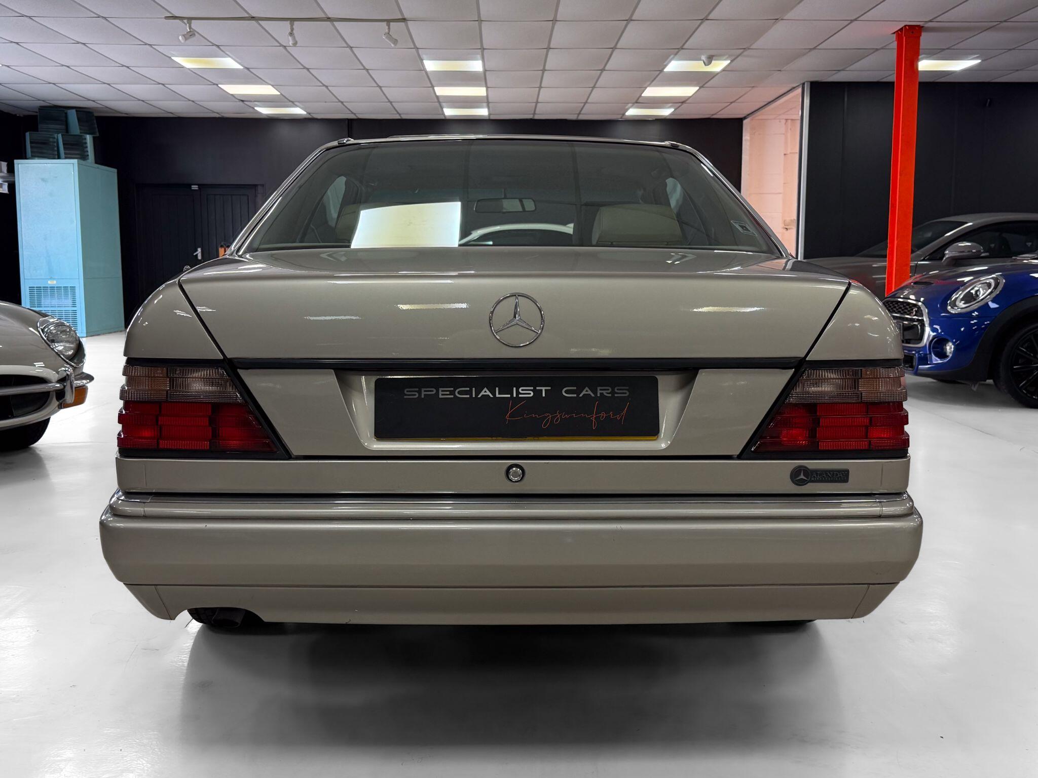 Mercedes-Benz E Class view 17