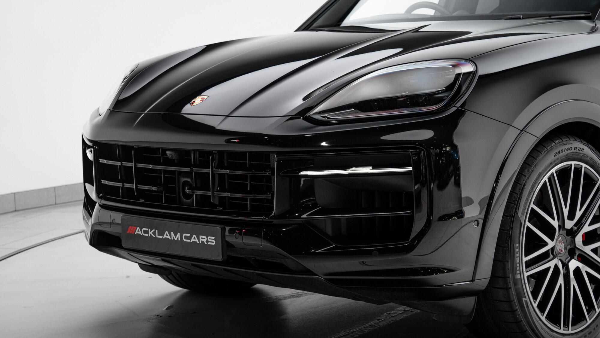 Porsche Cayenne view 9