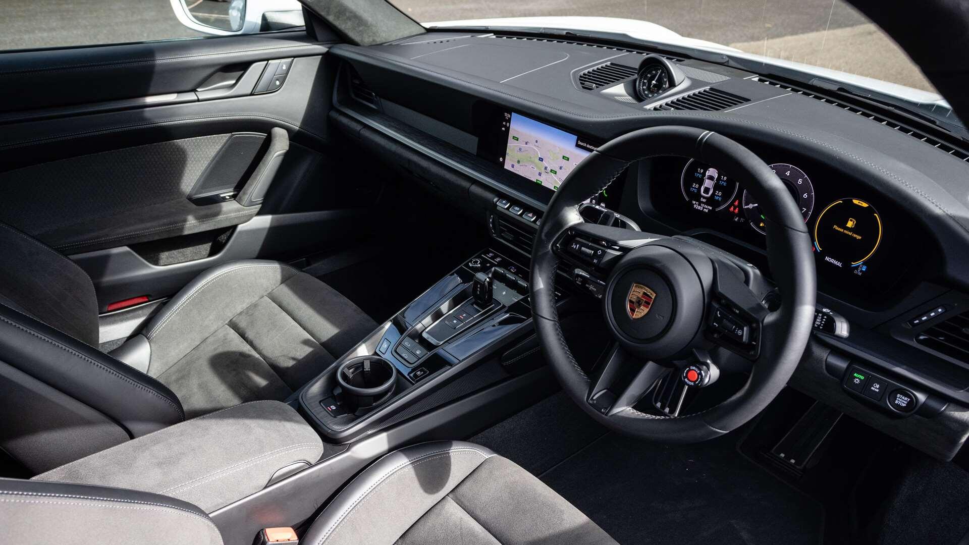 Porsche 911 view 13