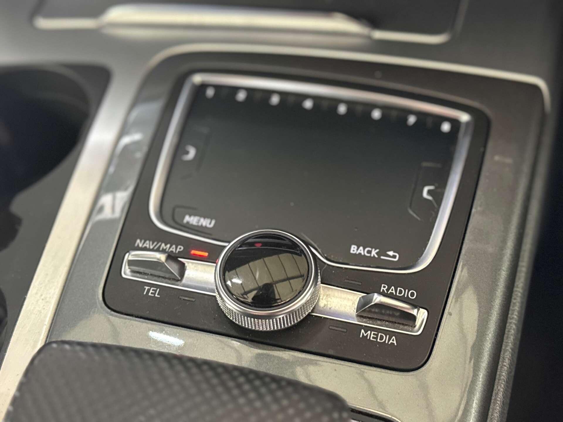 Audi Q7 view 33
