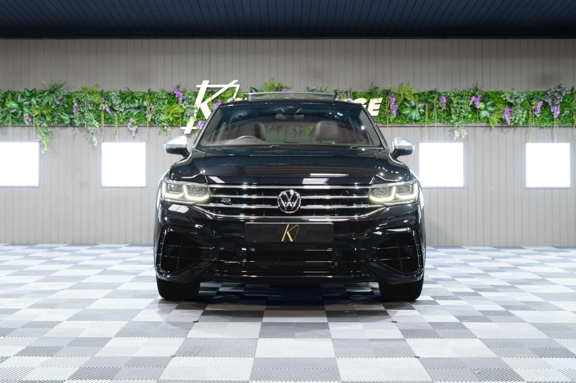 Volkswagen Tiguan view 3