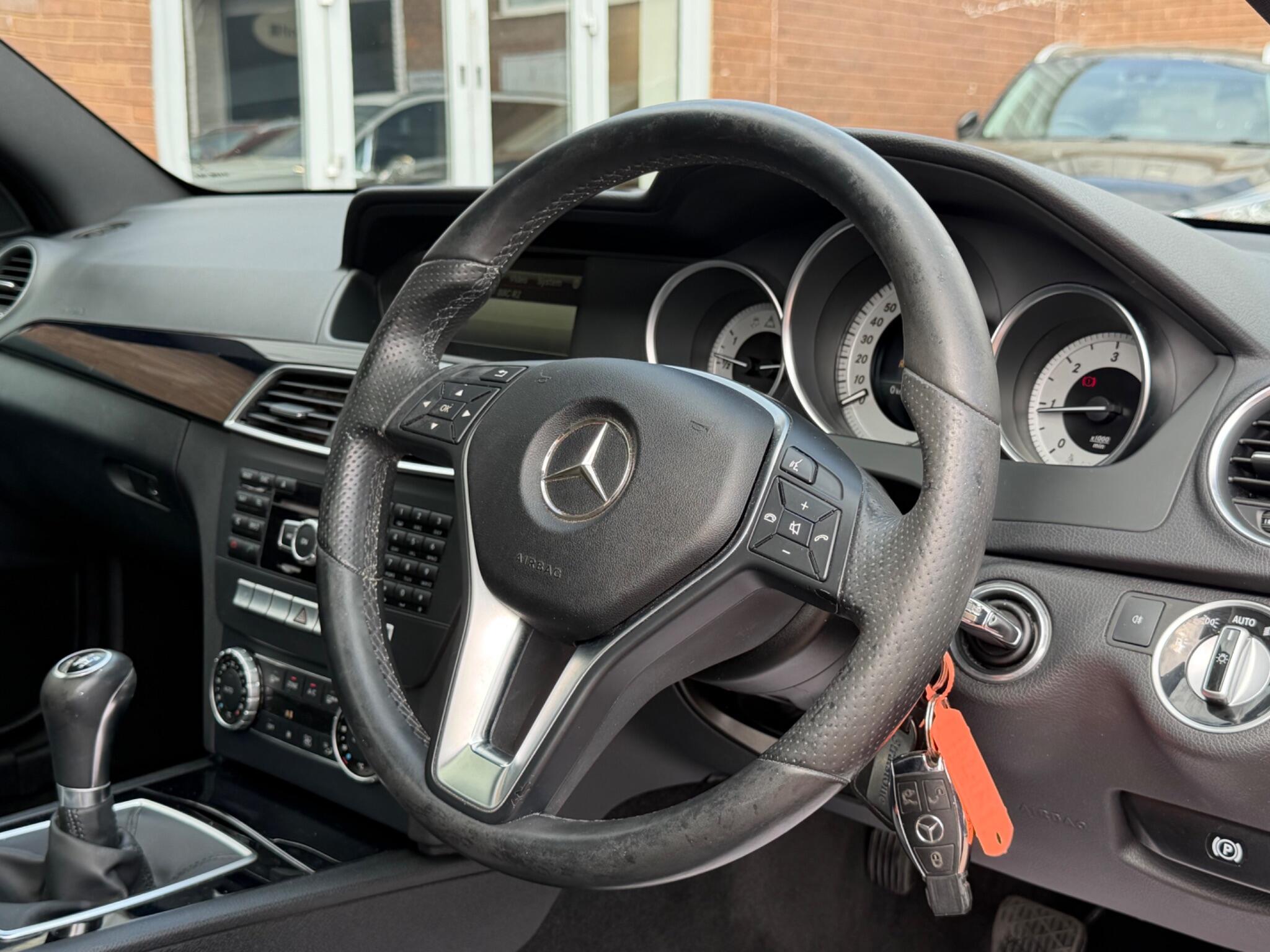 Mercedes-Benz C-Class view 69