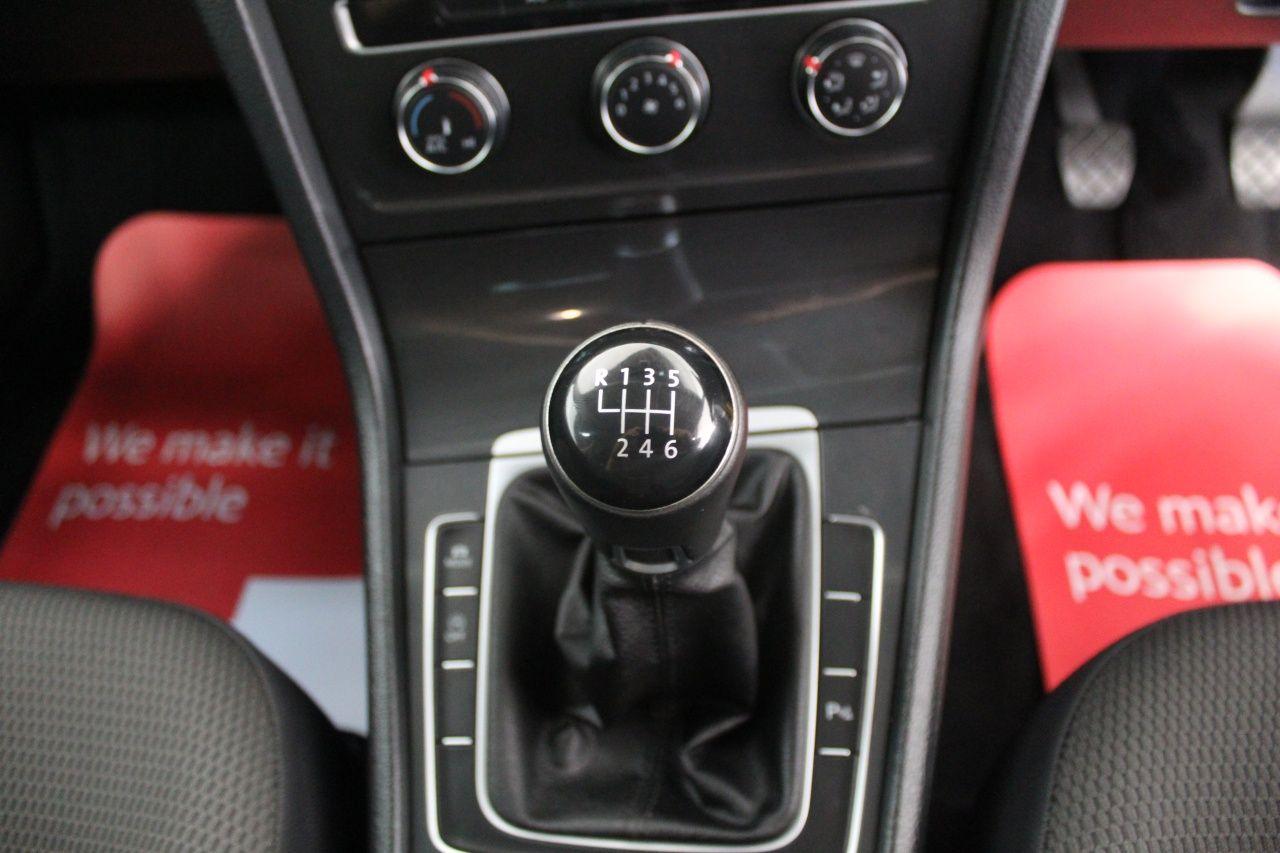 Volkswagen Golf view 42