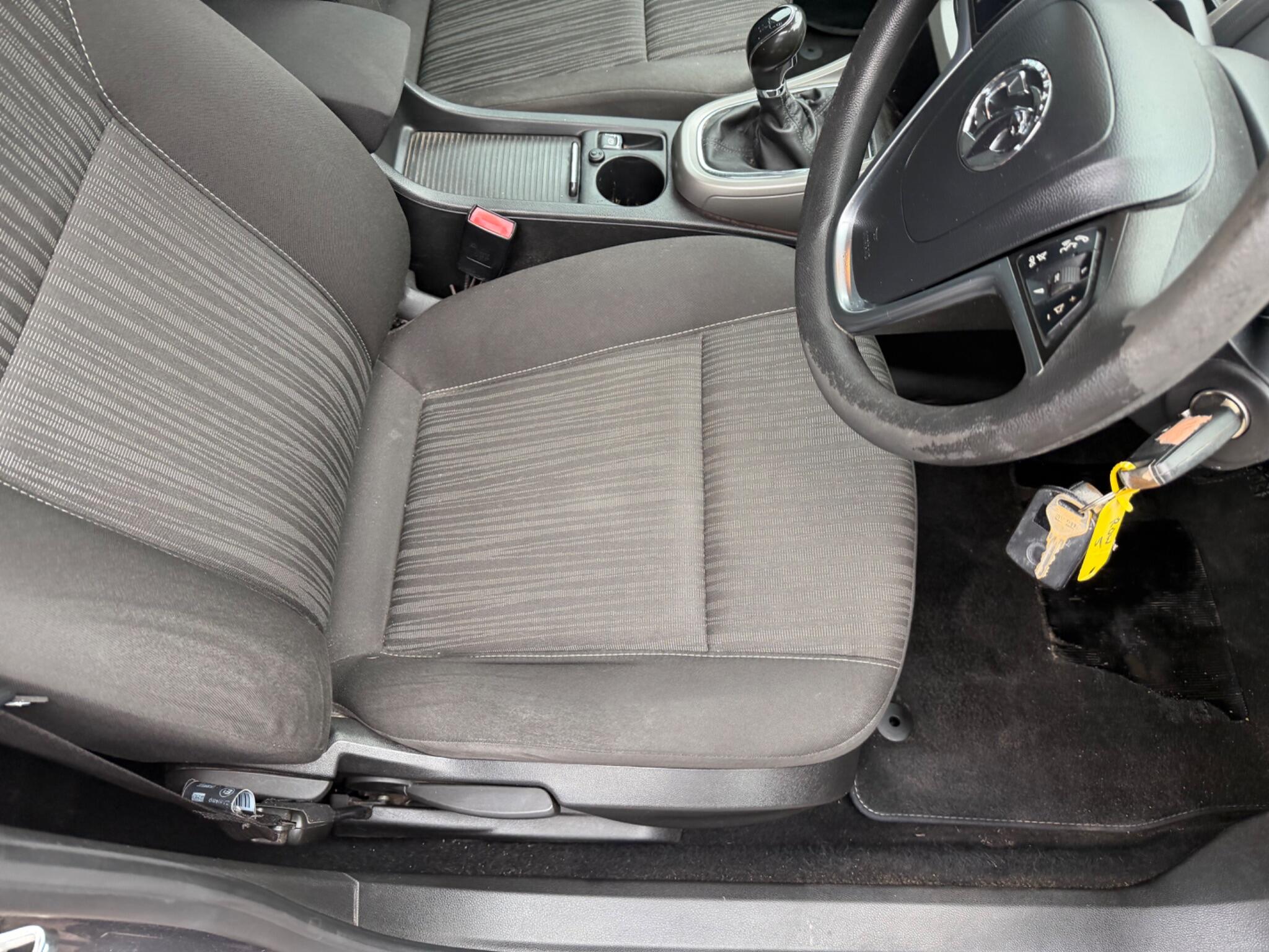 Vauxhall Astra view 24