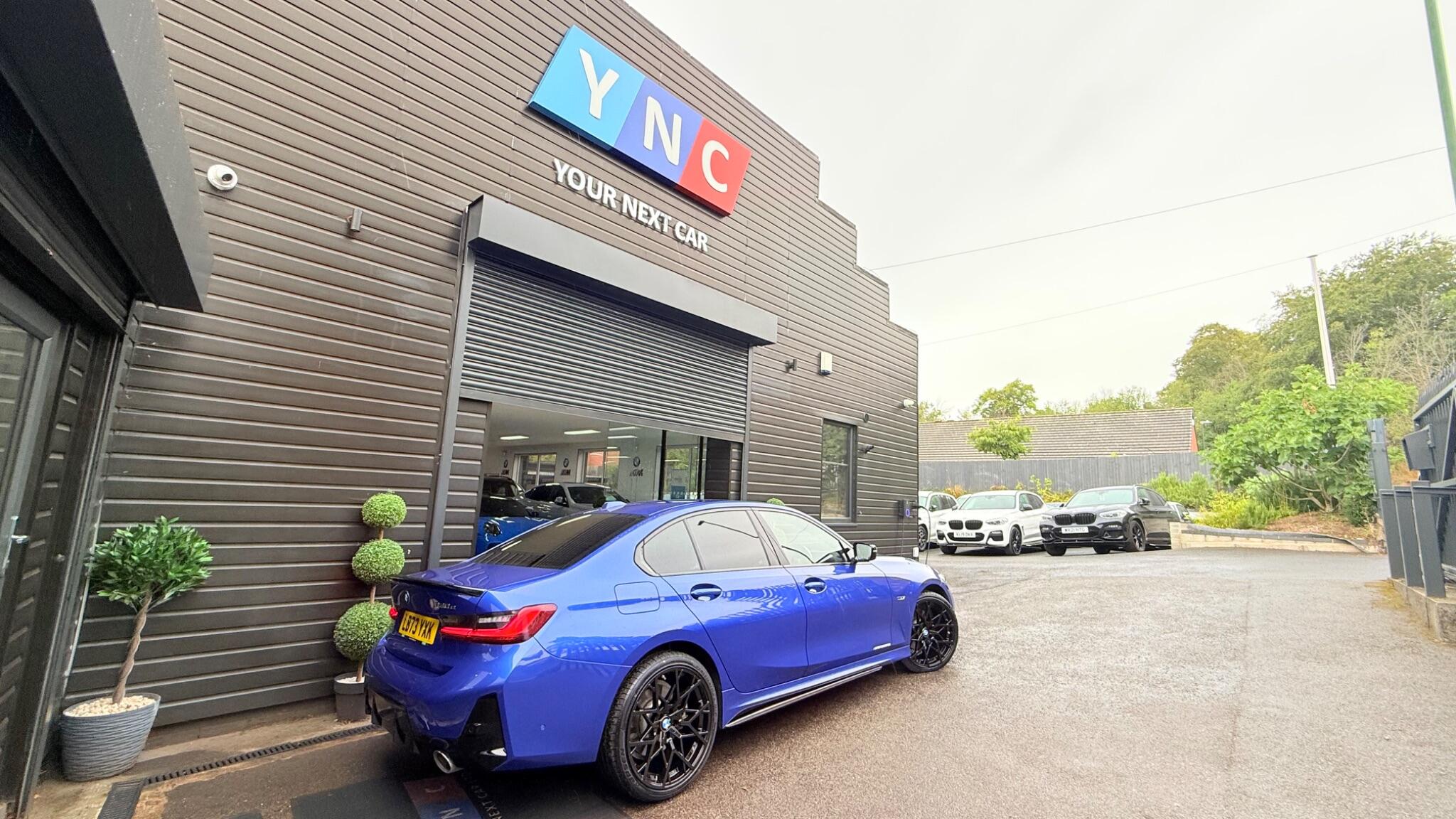 BMW 3 Series view 5