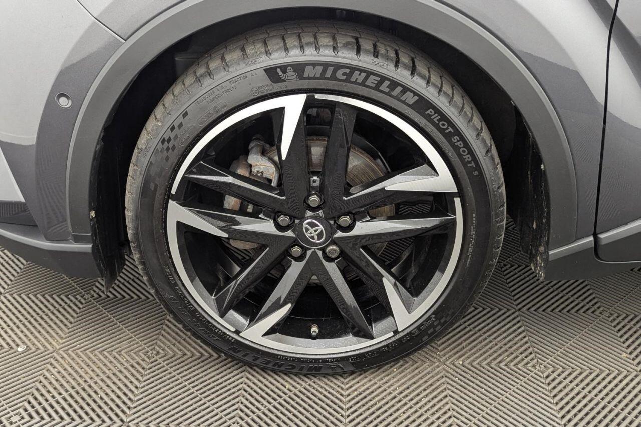 Toyota C-HR view 51
