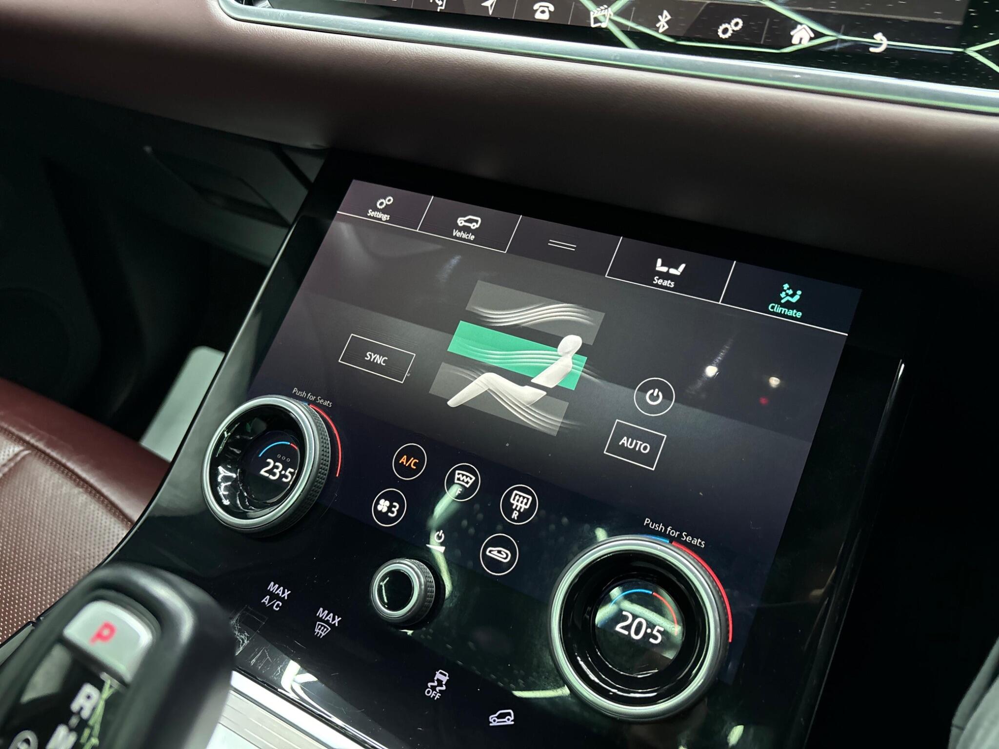 Land Rover Range Rover Evoque view 21