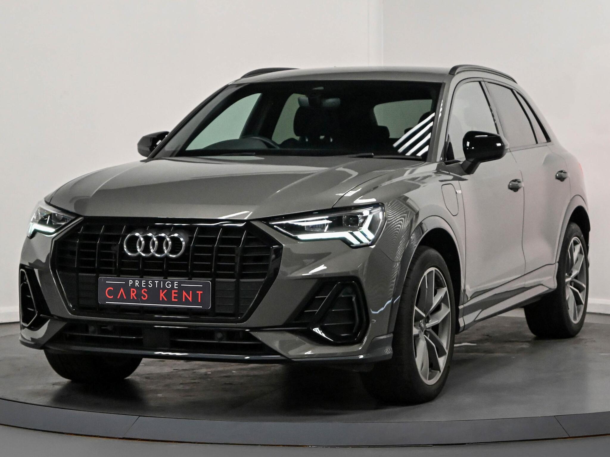 Audi Q3 view 6