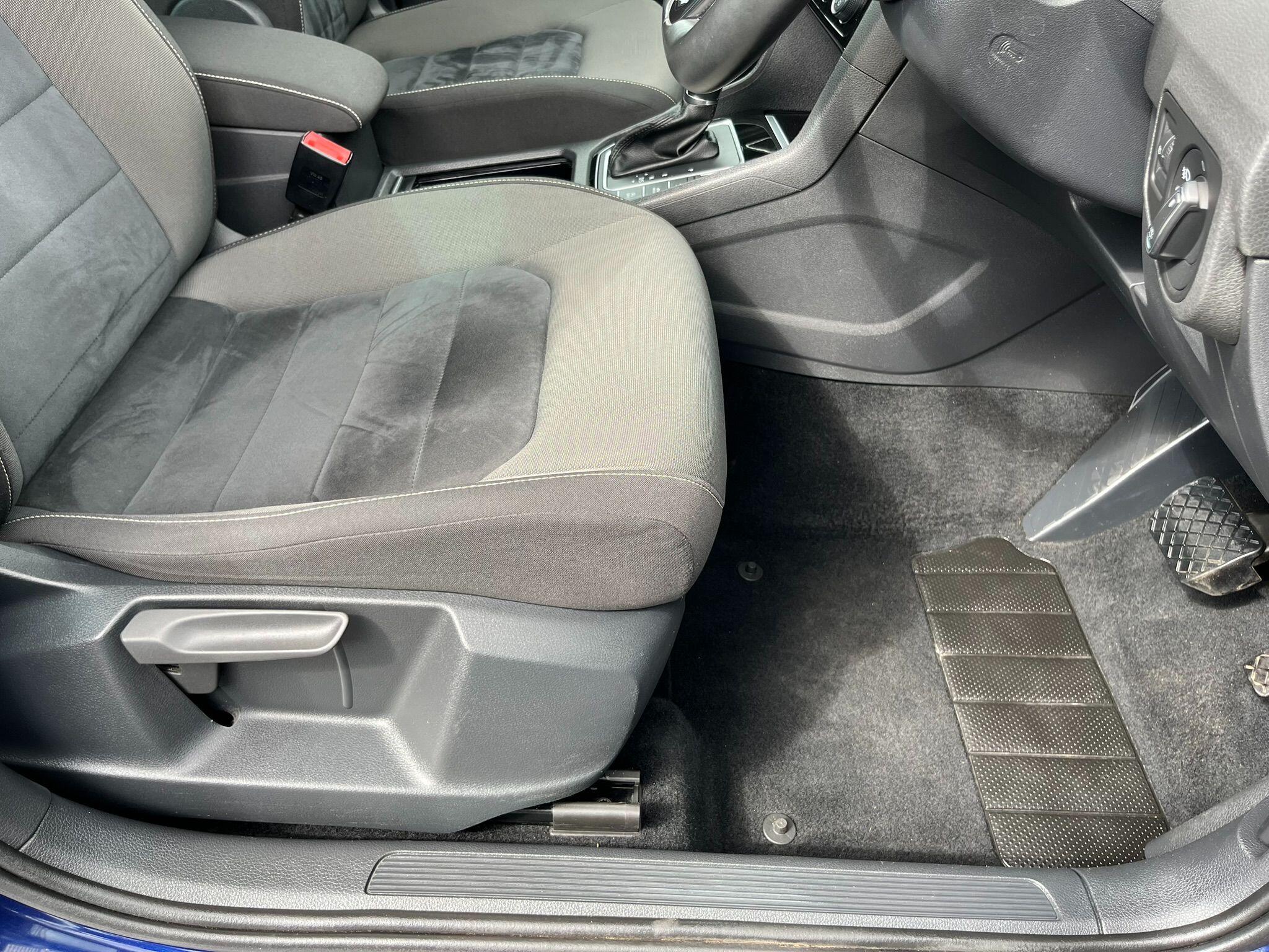 Volkswagen Golf SV view 11