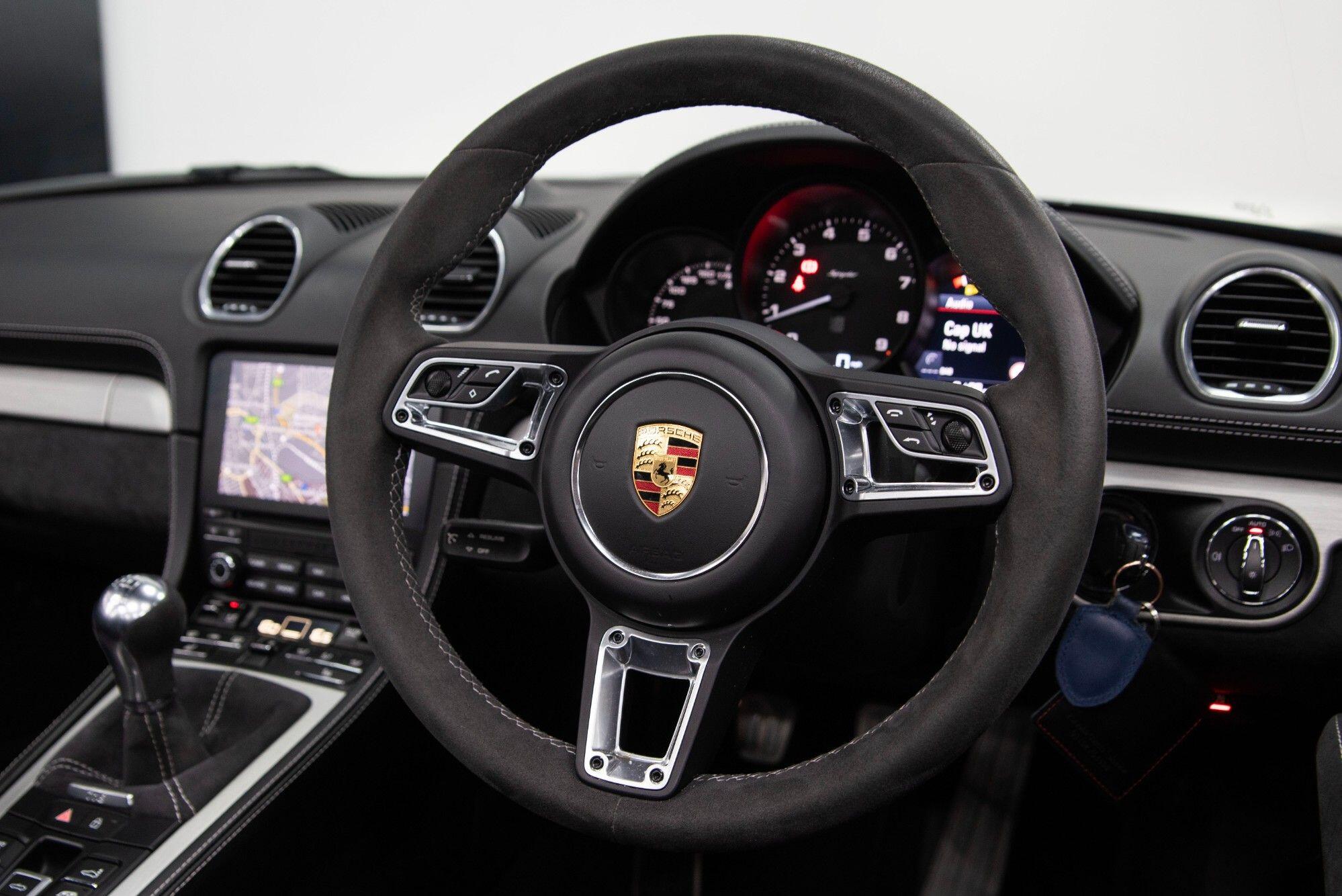 Porsche 718 Spyder view 39