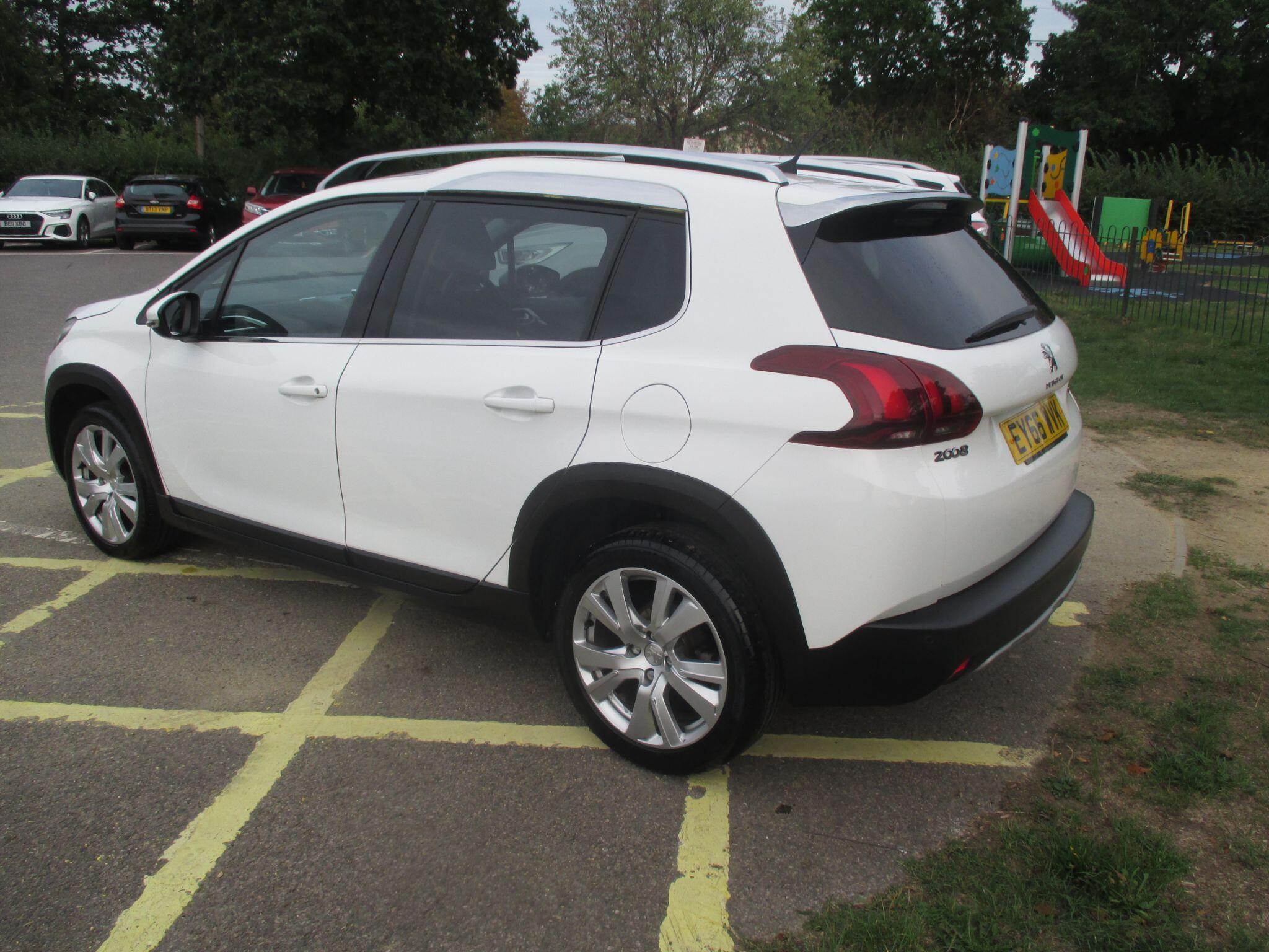 Peugeot 2008 view 20