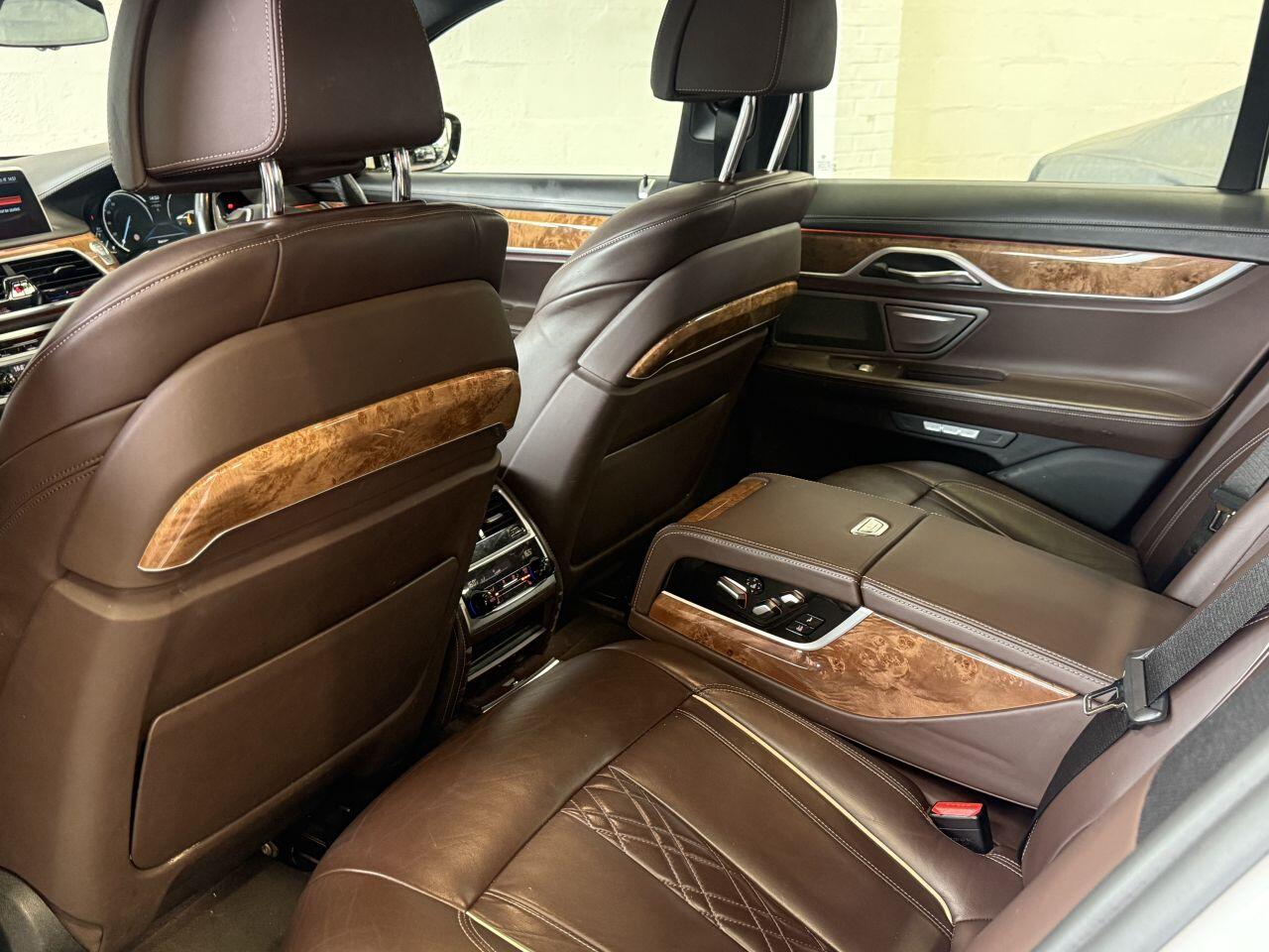 BMW 7 Series view 67