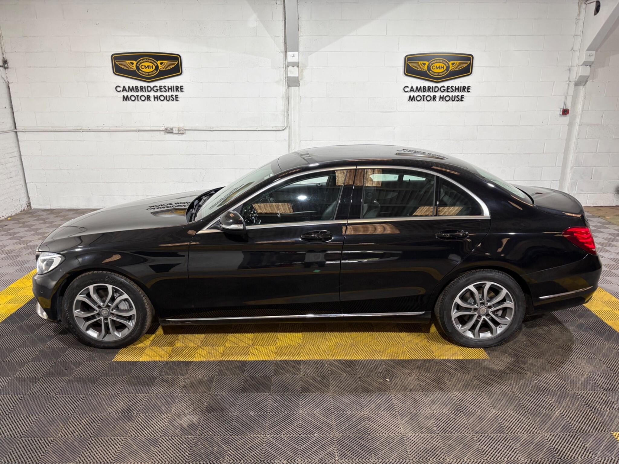 Mercedes-Benz C Class view 32