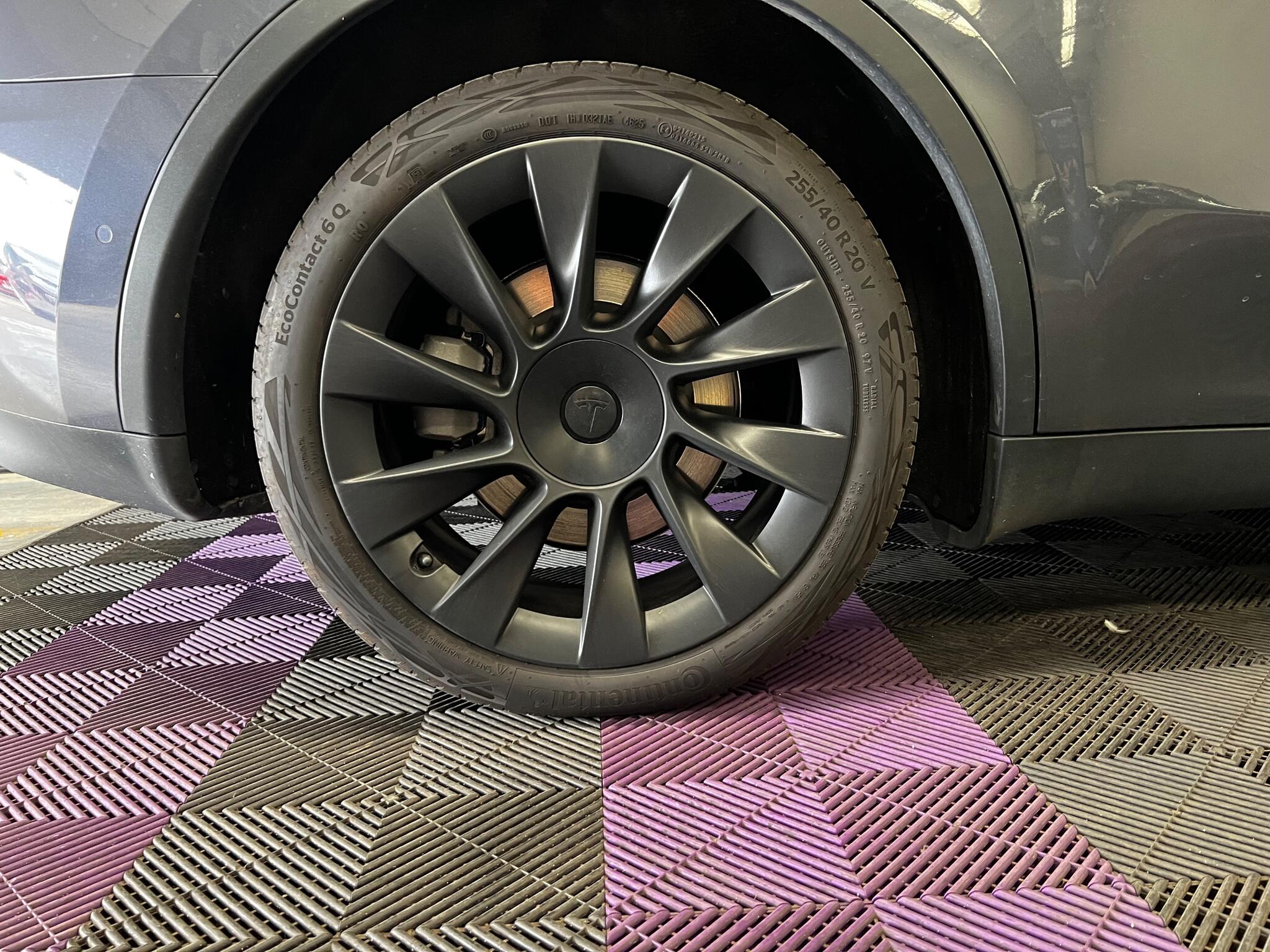 Tesla Model Y view 43