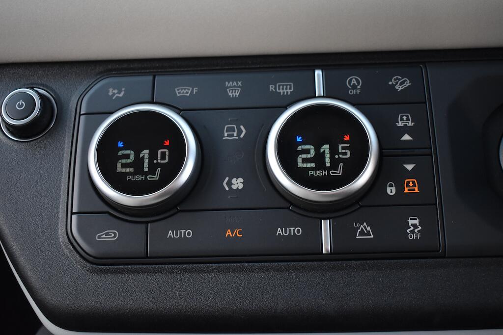 Land Rover Defender view 85