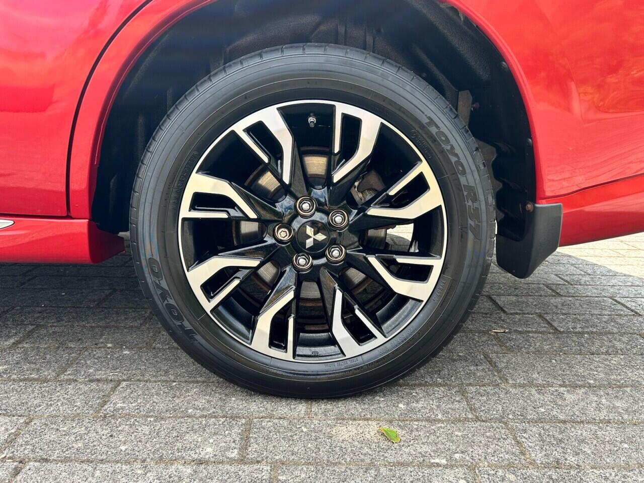 Mitsubishi Outlander view 39