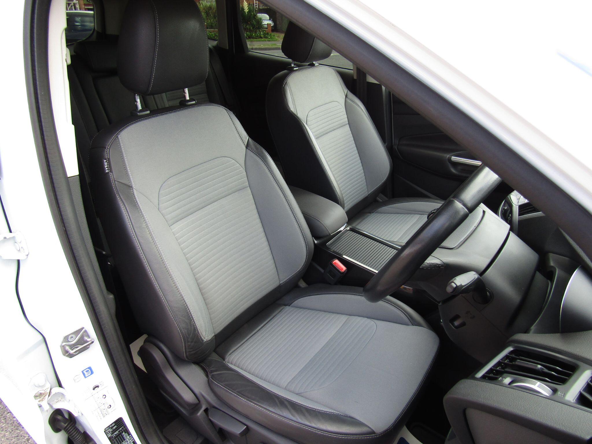 Ford Kuga view 13