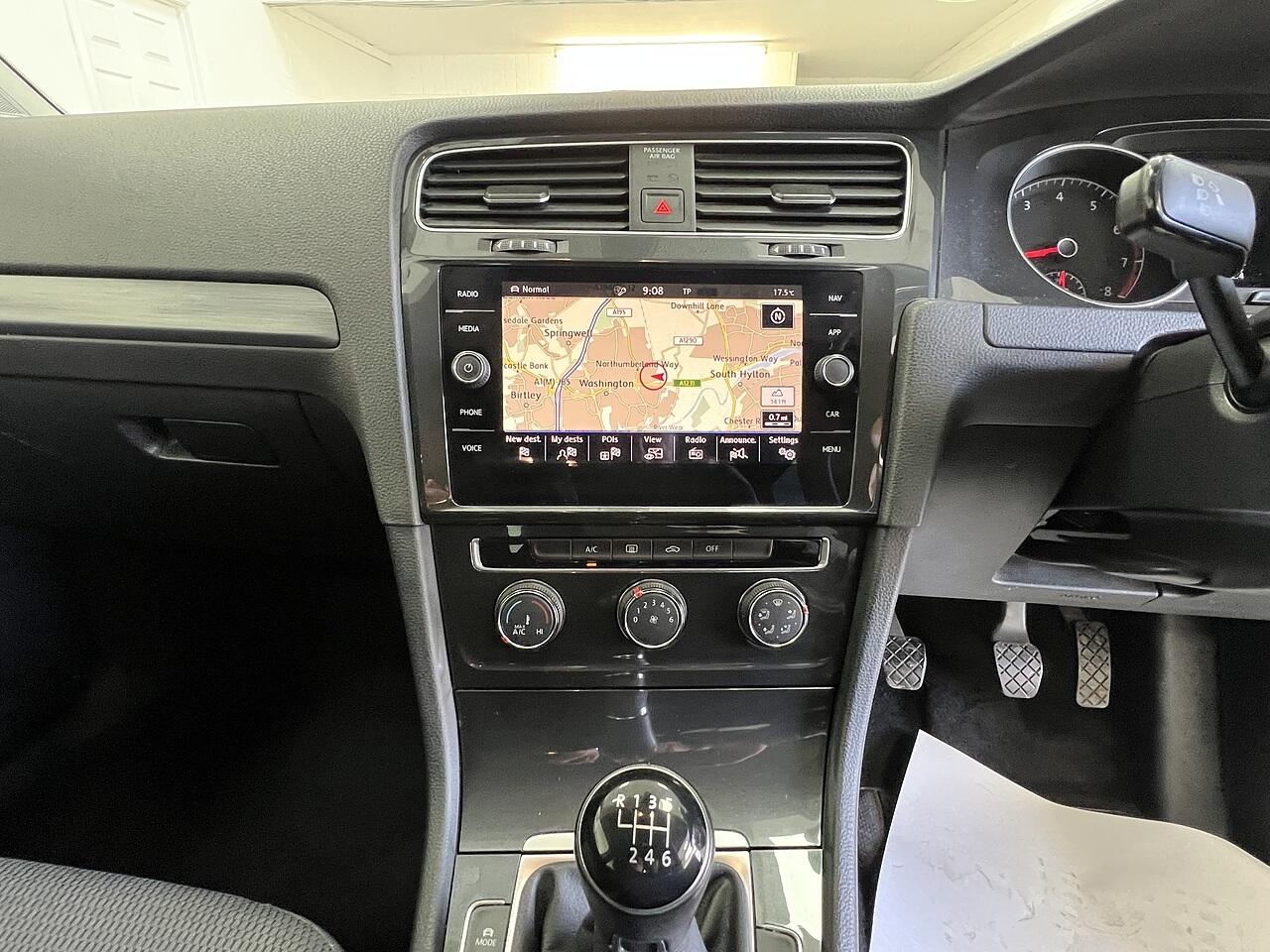 Volkswagen Golf view 13
