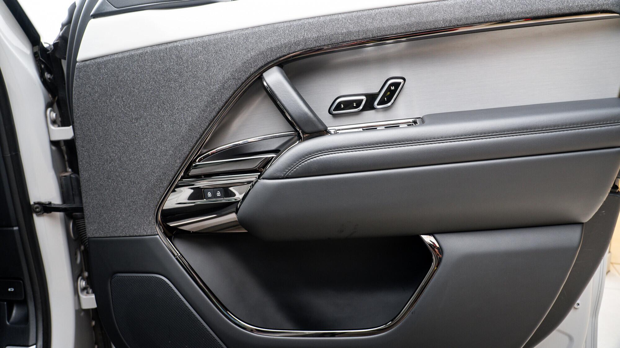 Land Rover Range Rover Sport view 37