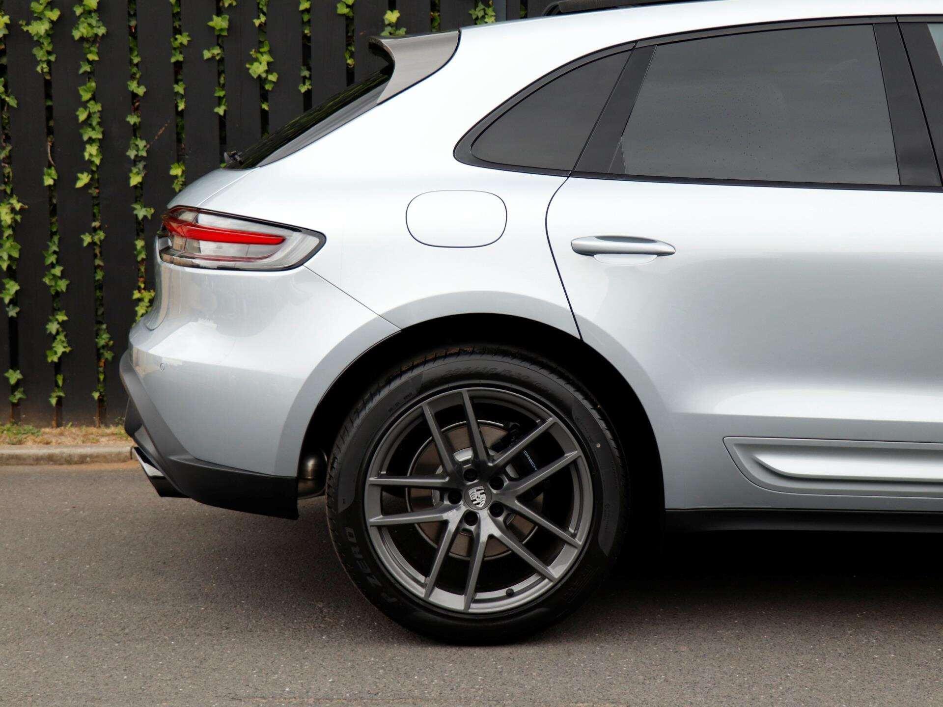 Porsche Macan view 32