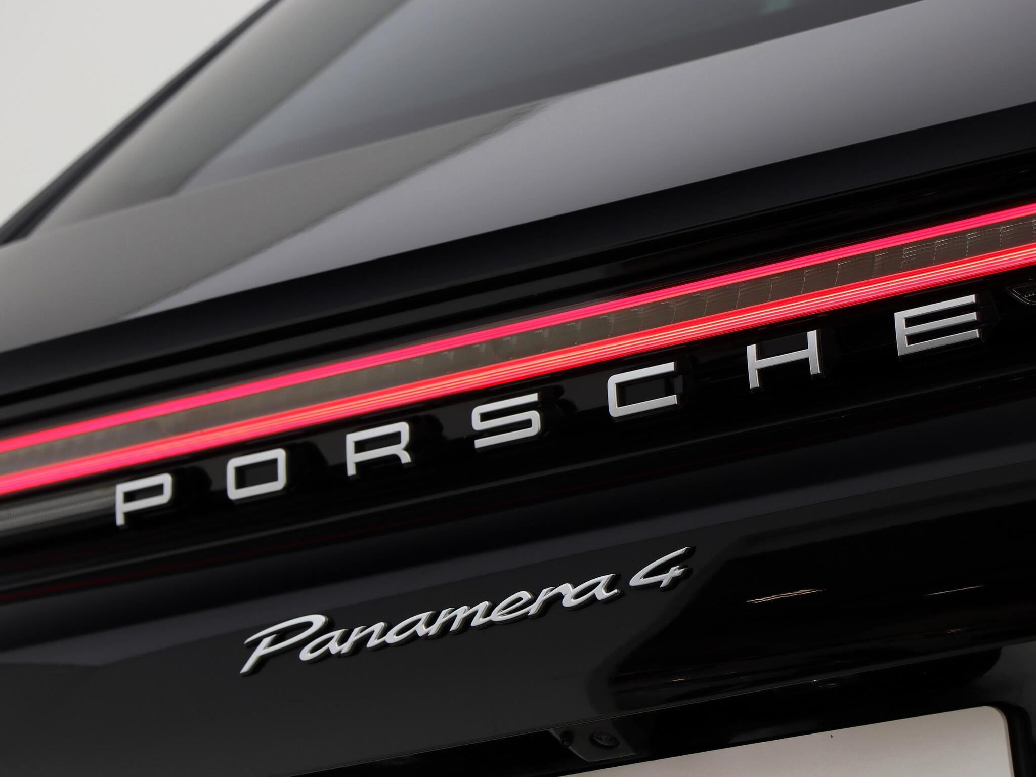 Porsche Panamera view 21