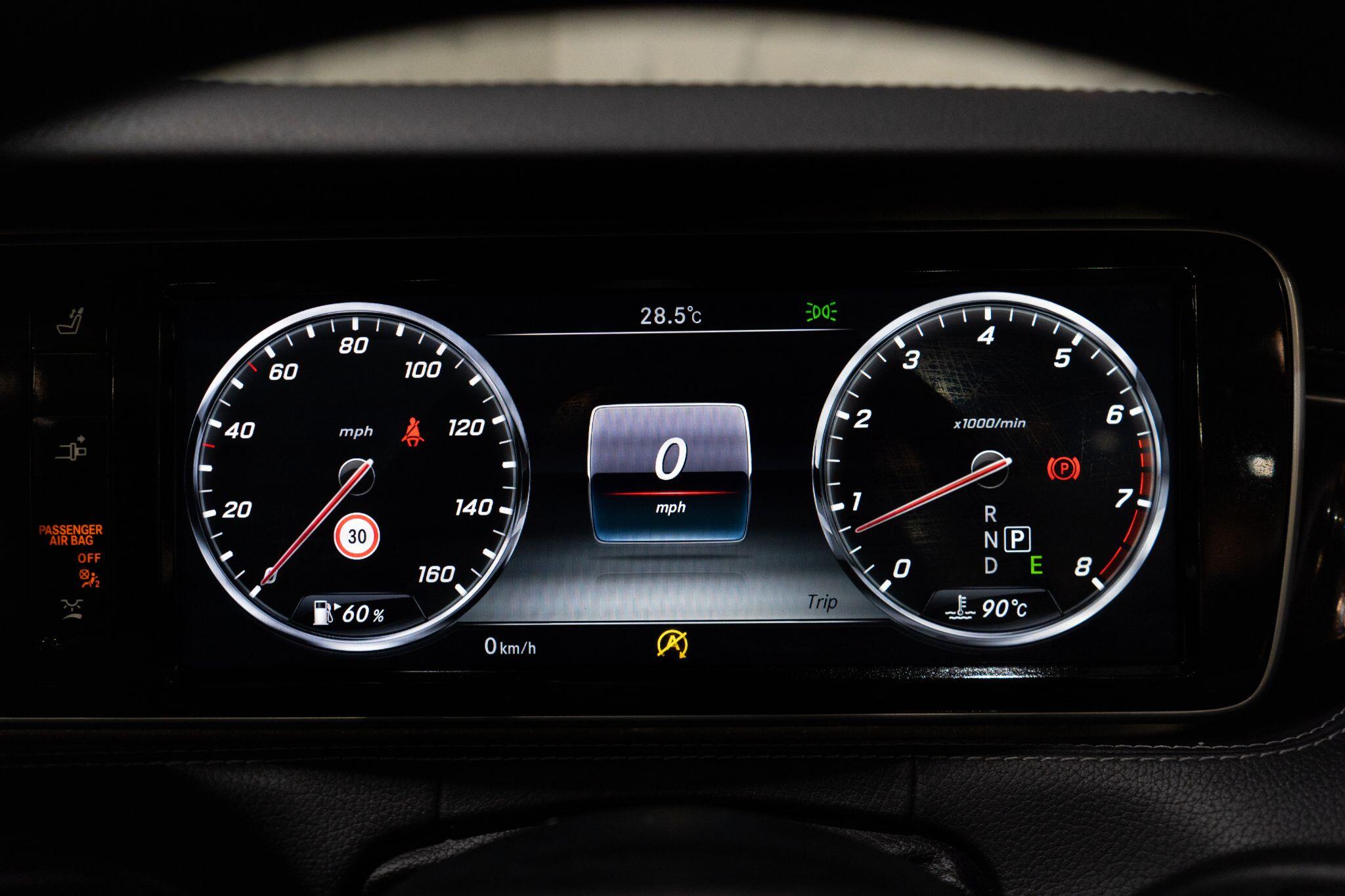Mercedes-Benz S-Class view 27