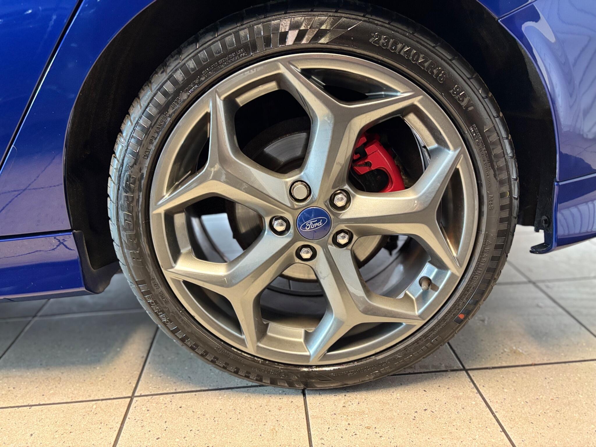 Ford Focus view 23