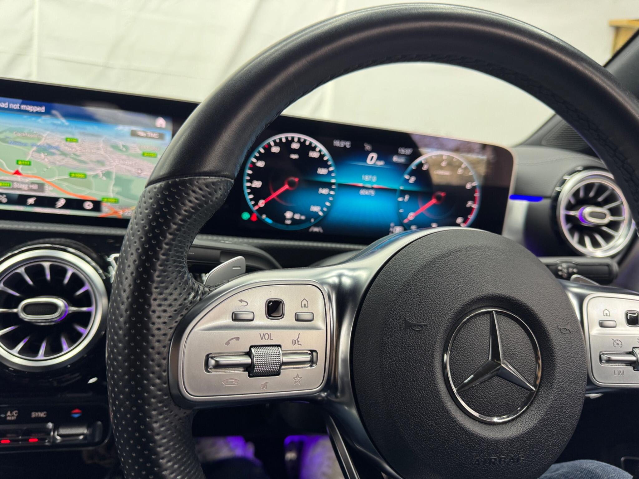 Mercedes-Benz Cla view 54