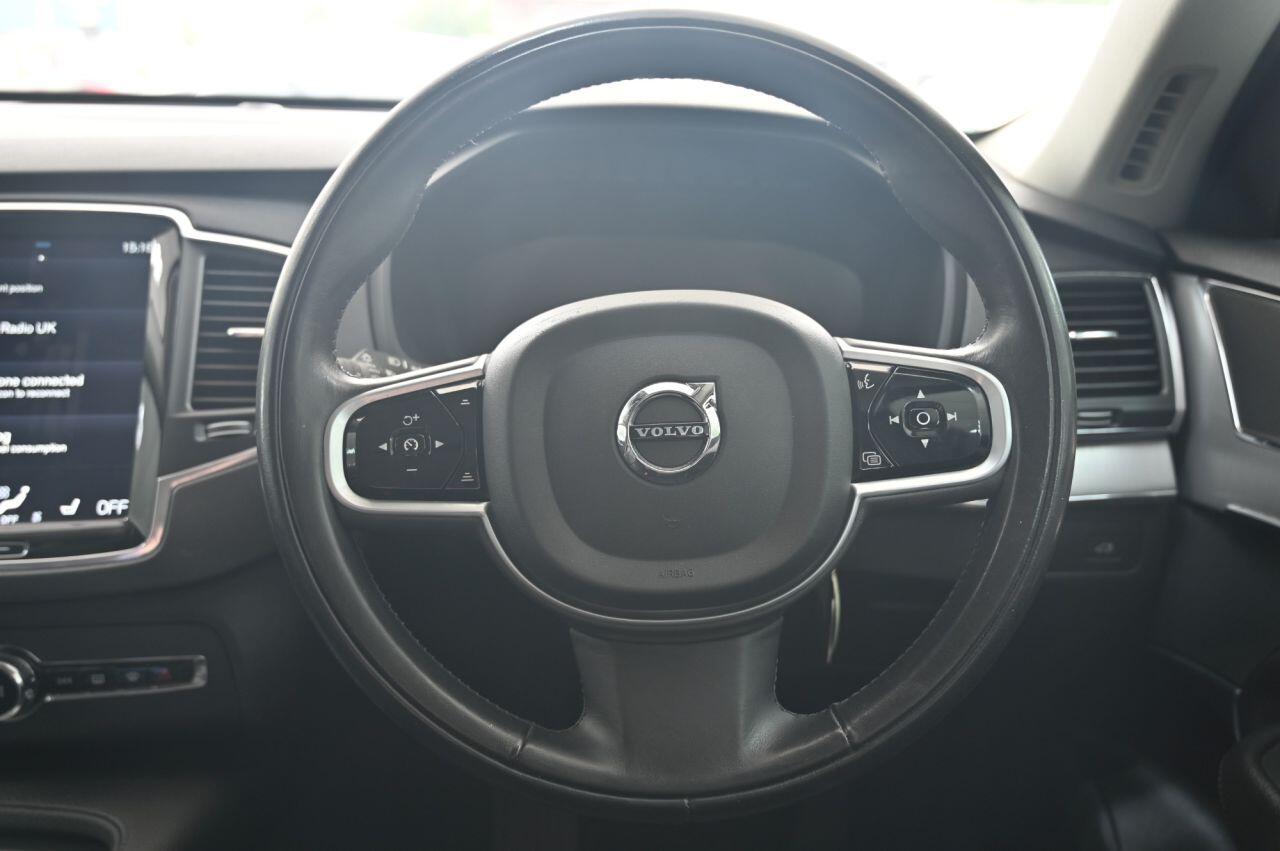 Volvo XC90 view 29