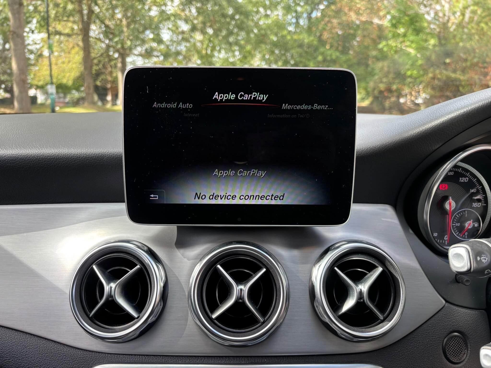 Mercedes-Benz Gla view 26