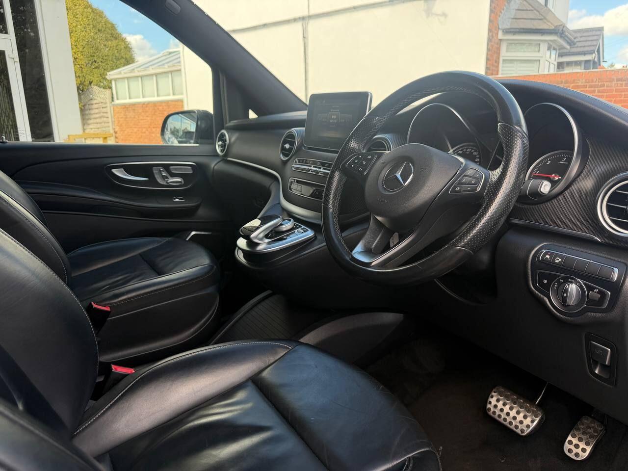 Mercedes-Benz V-Class view 10