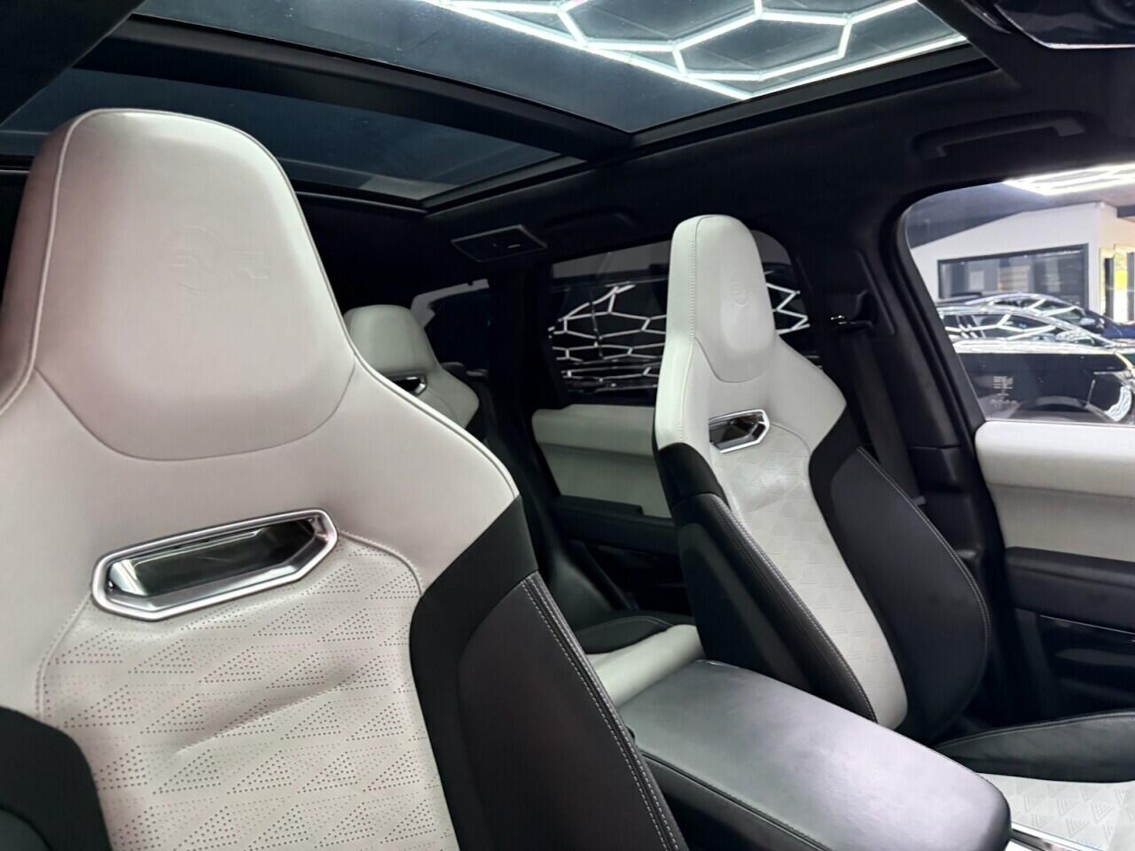 Land Rover Range Rover Sport view 32