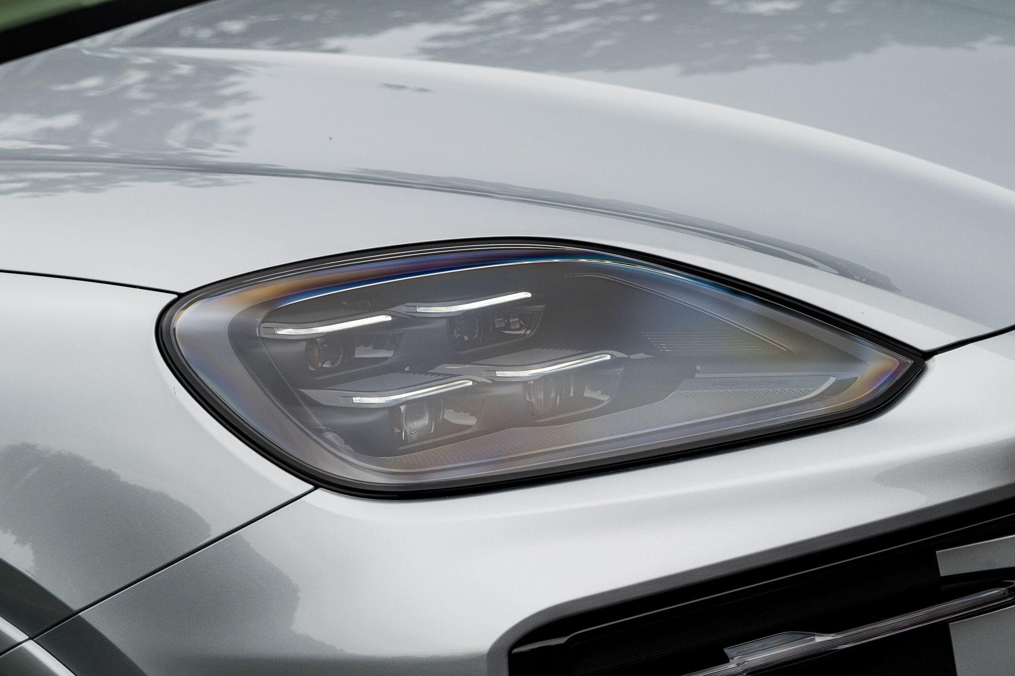 Porsche Cayenne view 13