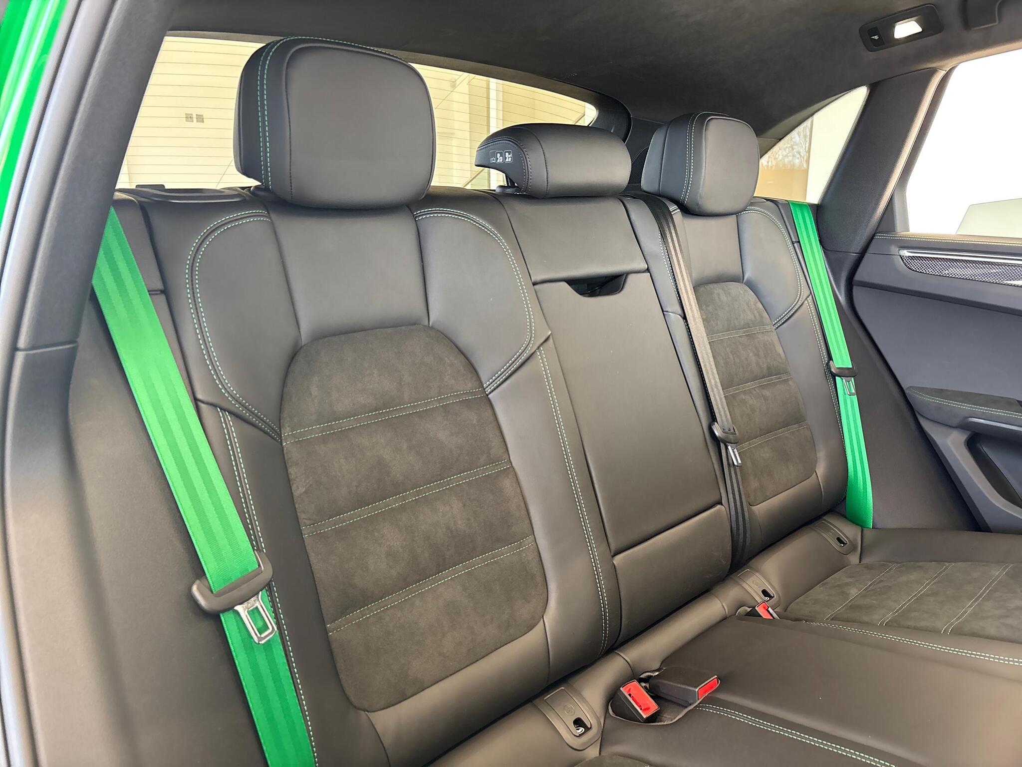 Porsche Macan view 29