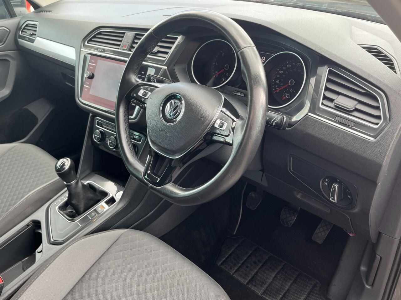 Volkswagen Tiguan view 9