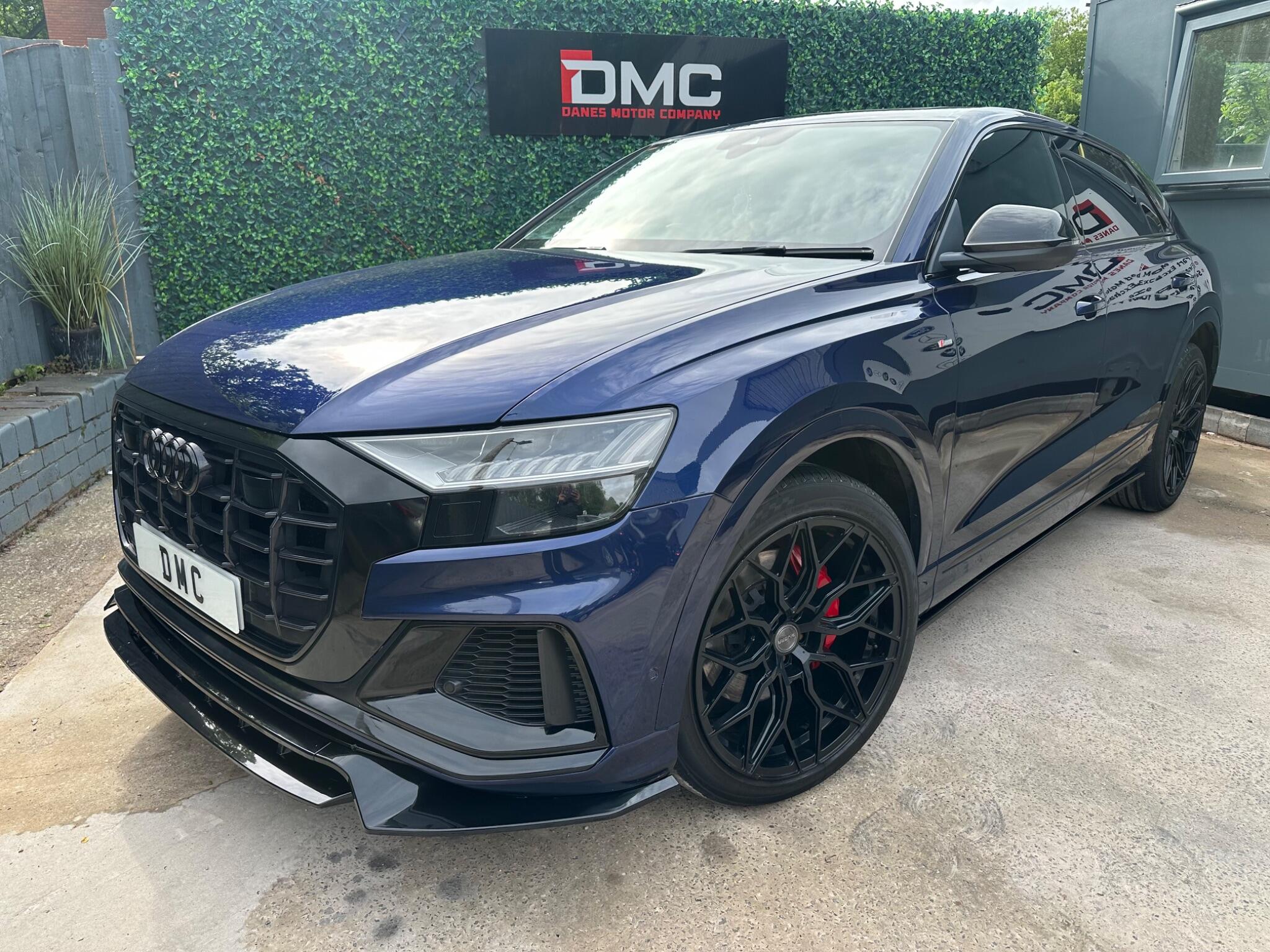 Audi Q8 view 56