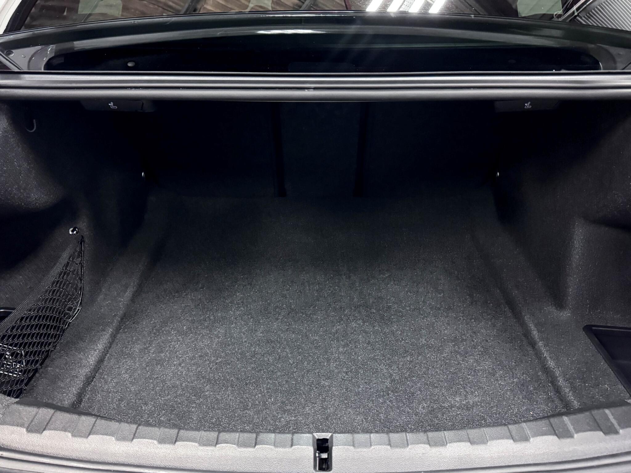 BMW 3 Series view 7