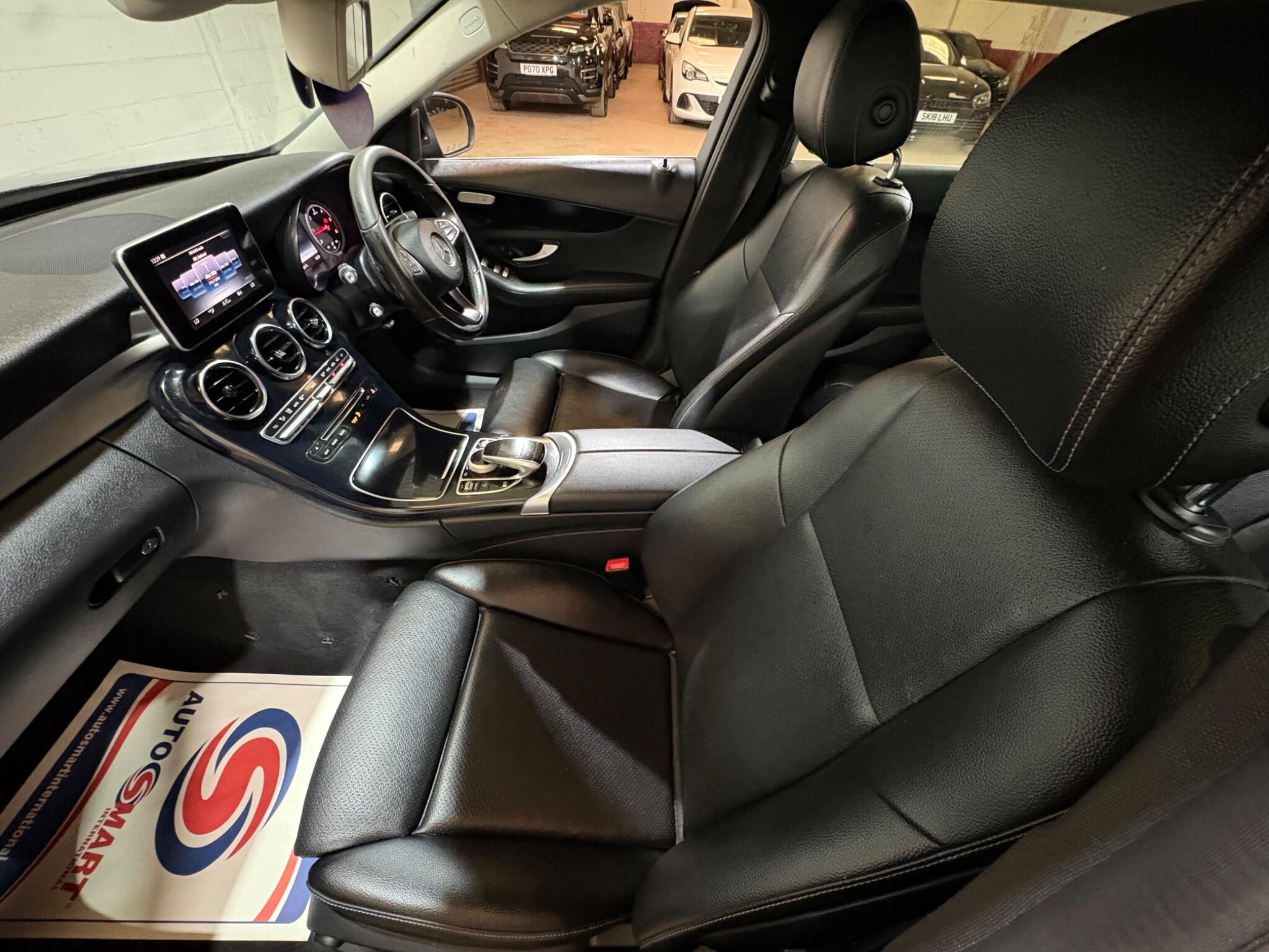 Mercedes-Benz C Class view 29