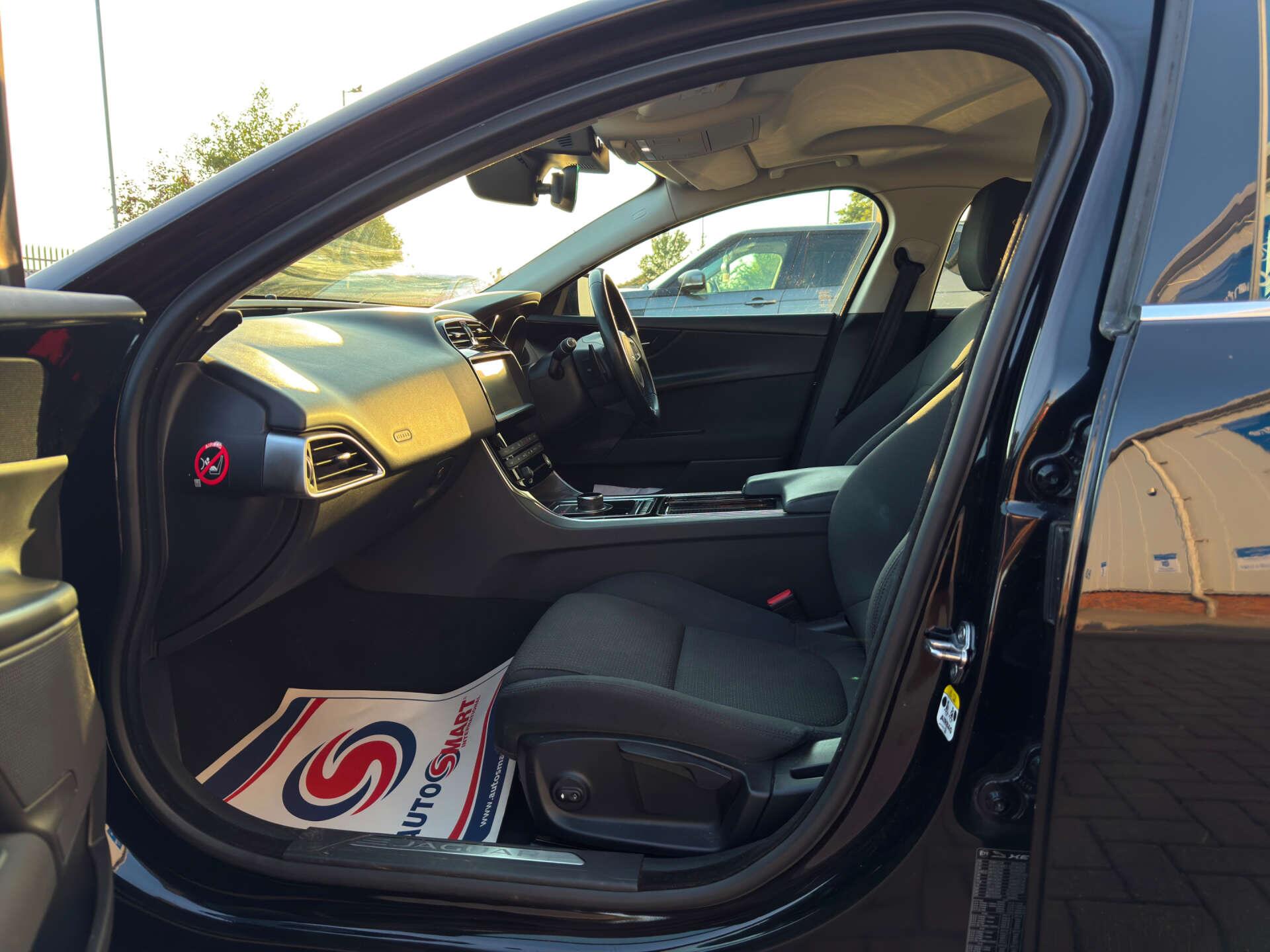 Jaguar Xe view 44