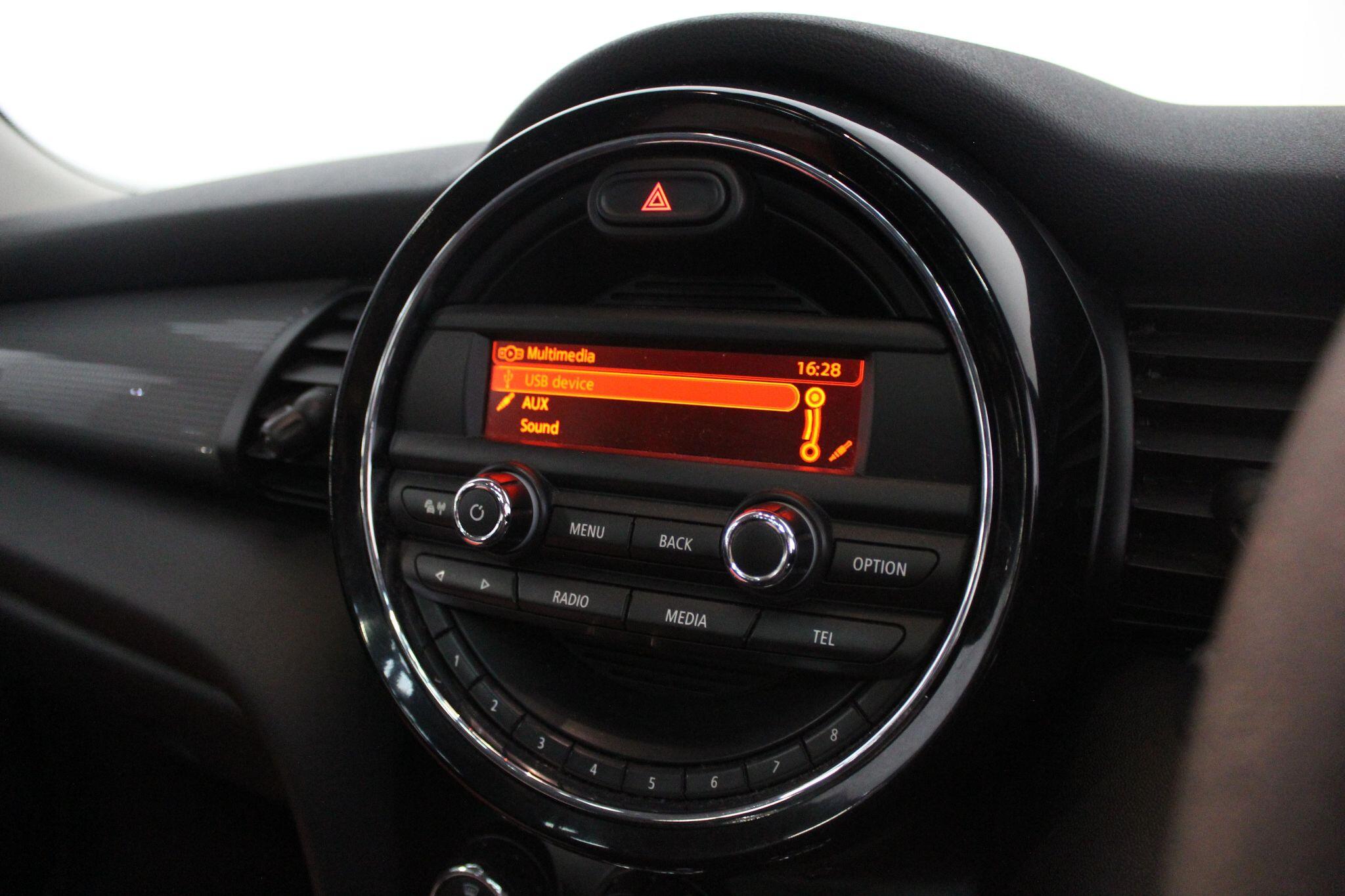 Mini Hatch view 36